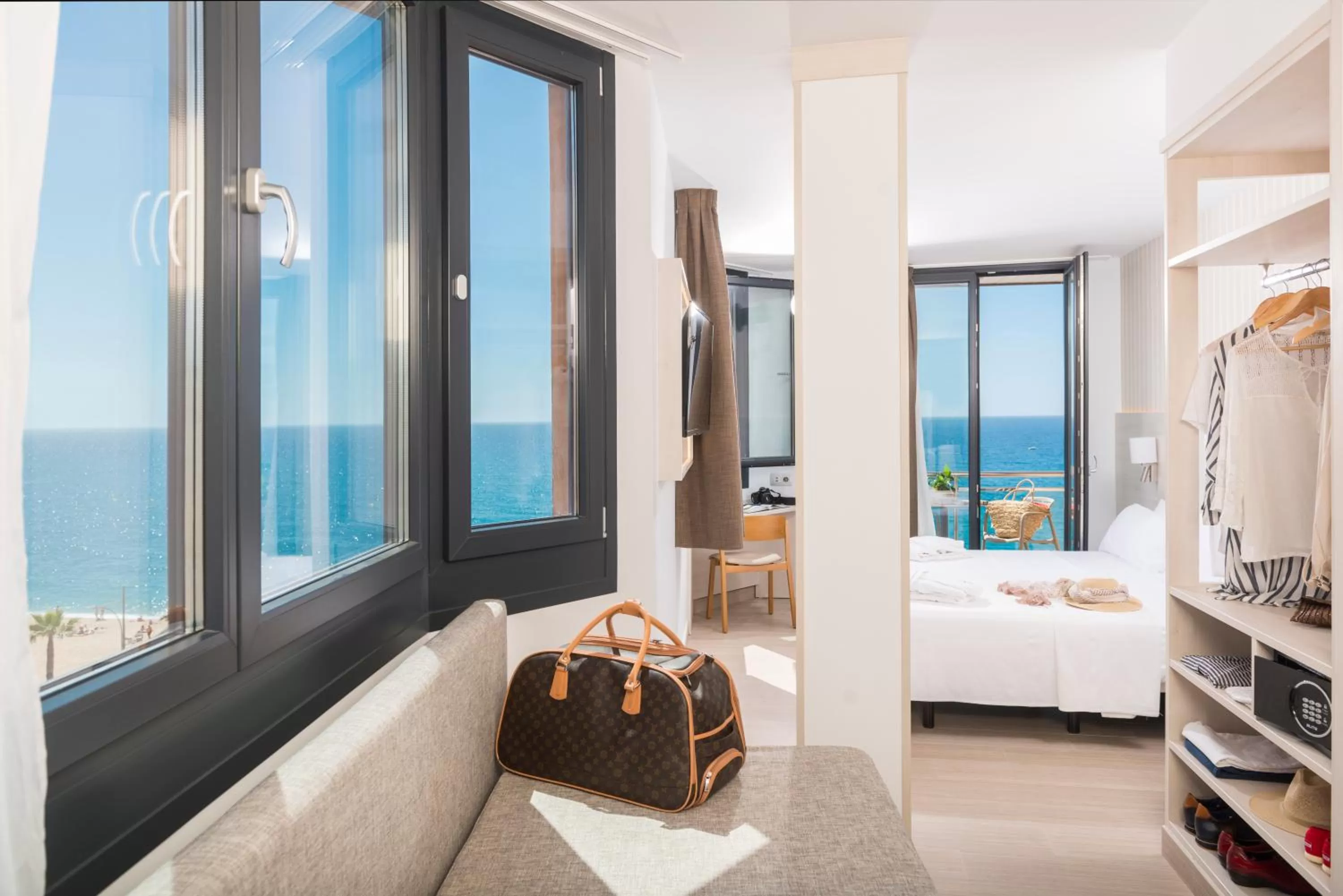 View (from property/room), Bed in Hotel Marsol