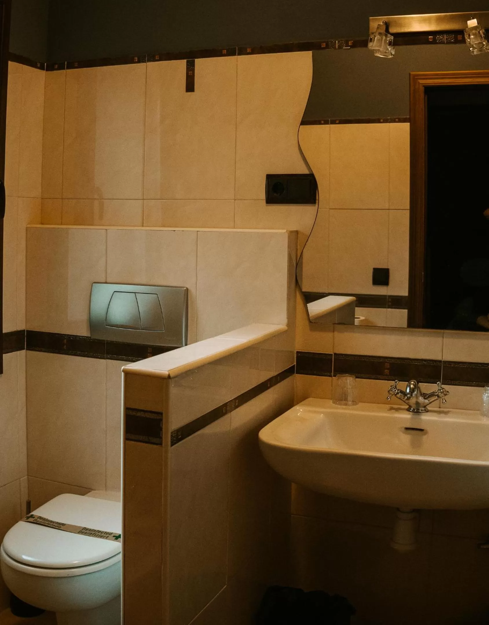 Toilet in Hospedería Ballesteros