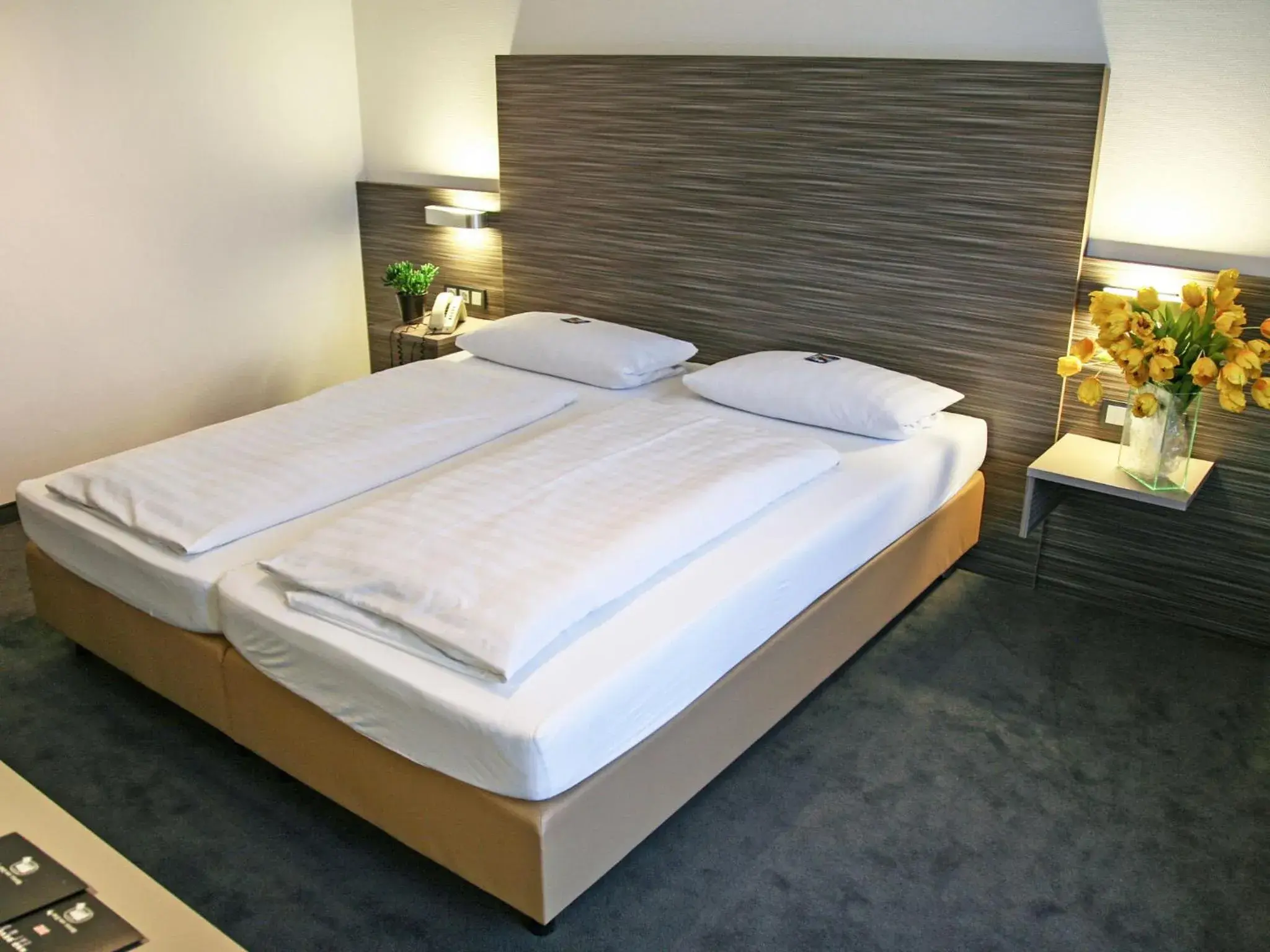 Bed in Hotel am Zoo