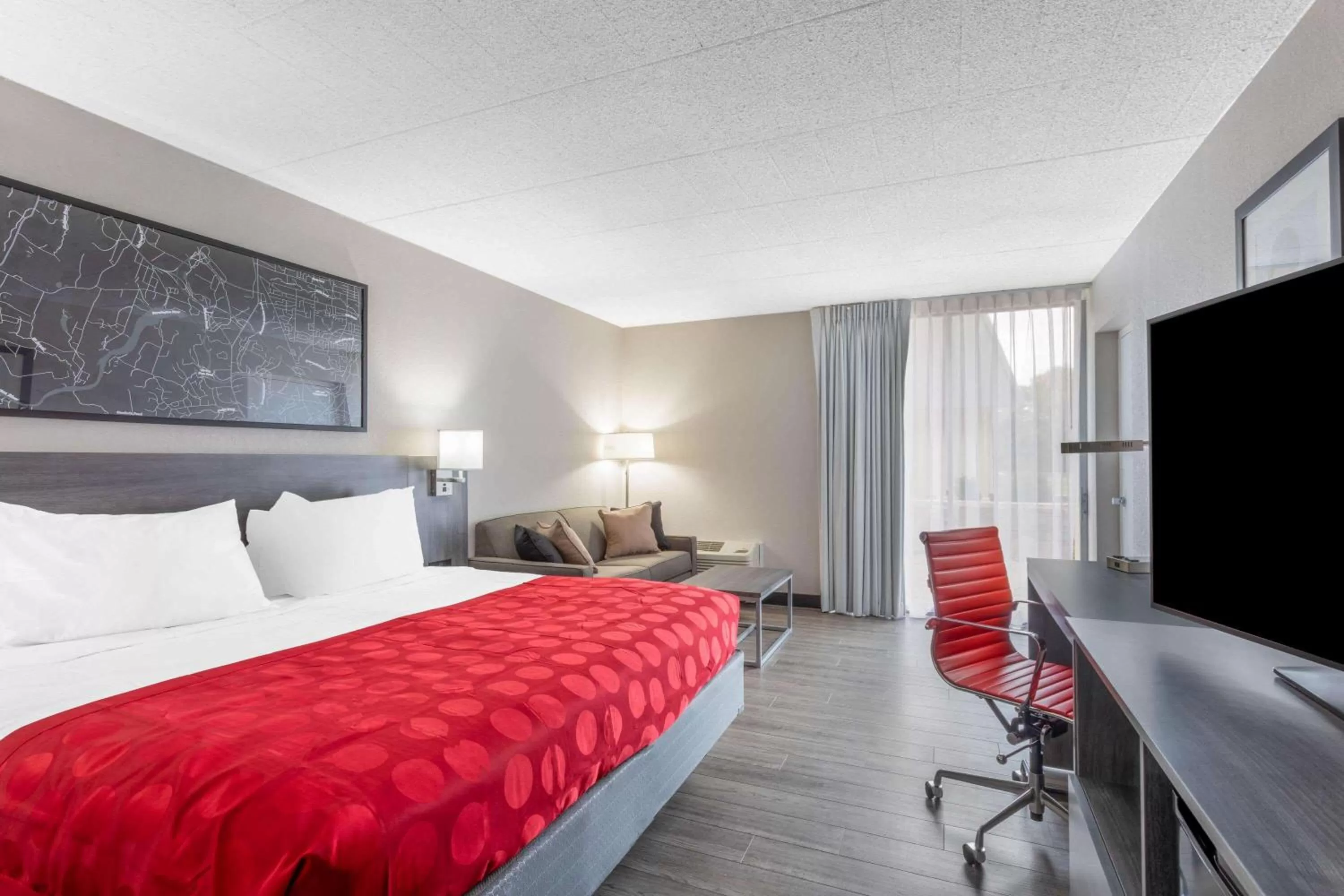 Photo of the whole room, Bed in Ramada by Wyndham Hartford North - Bradley Airport