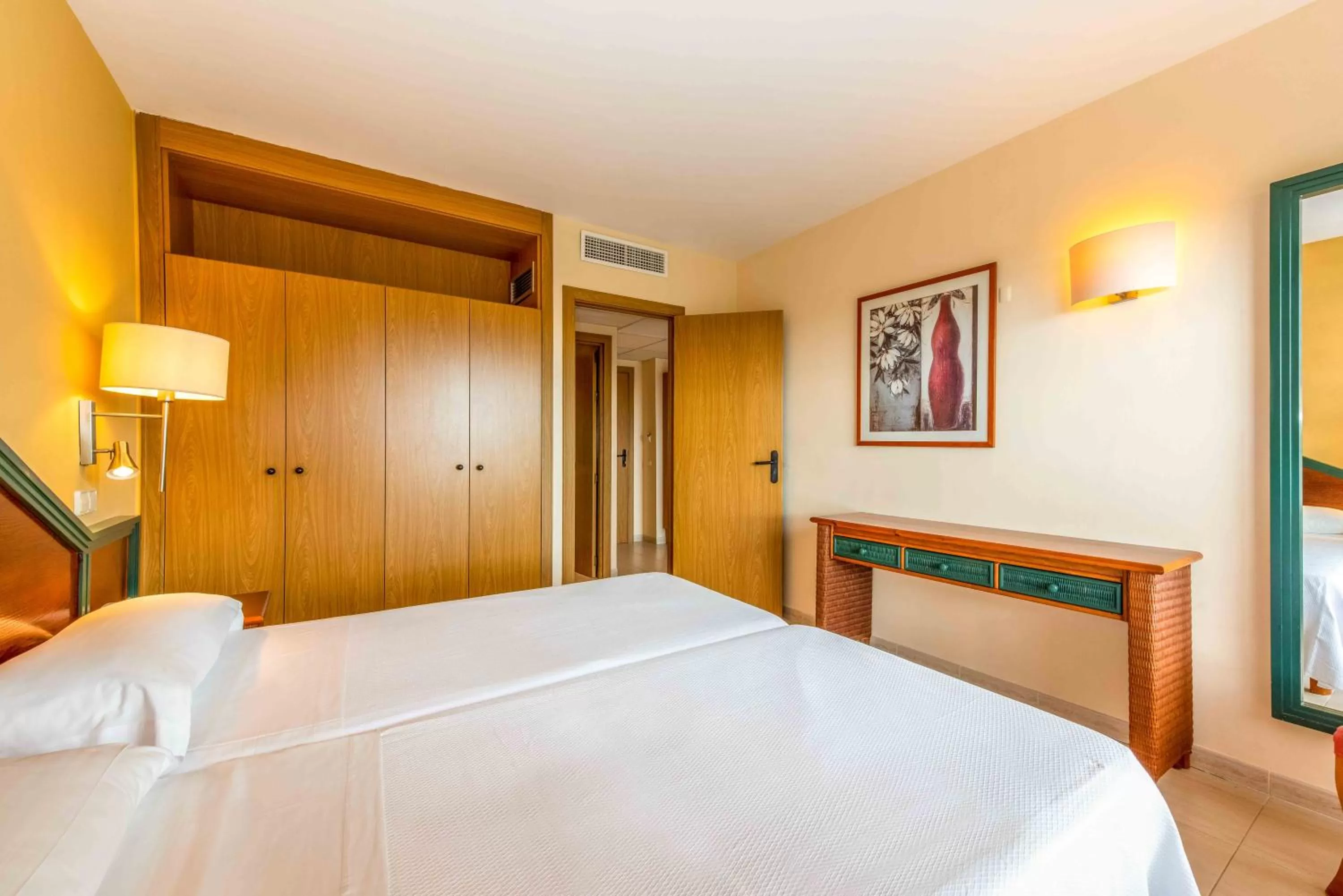 Bed in Valentin Grand Park Suite Hotel