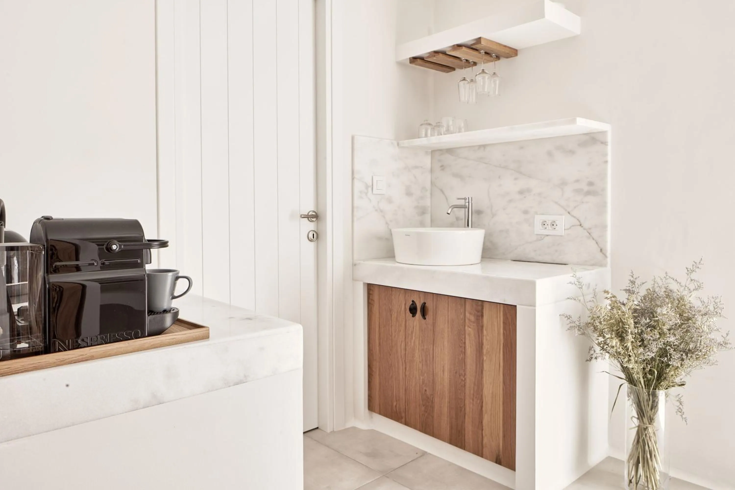 Coffee/tea facilities in Boho Private Luxury Suites