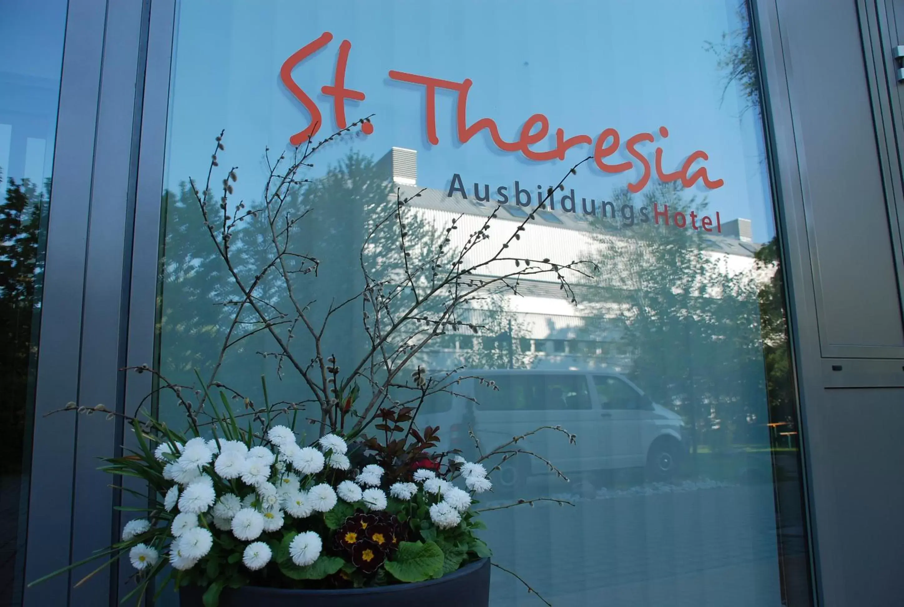 Facade/entrance in Ausbildungshotel St. Theresia