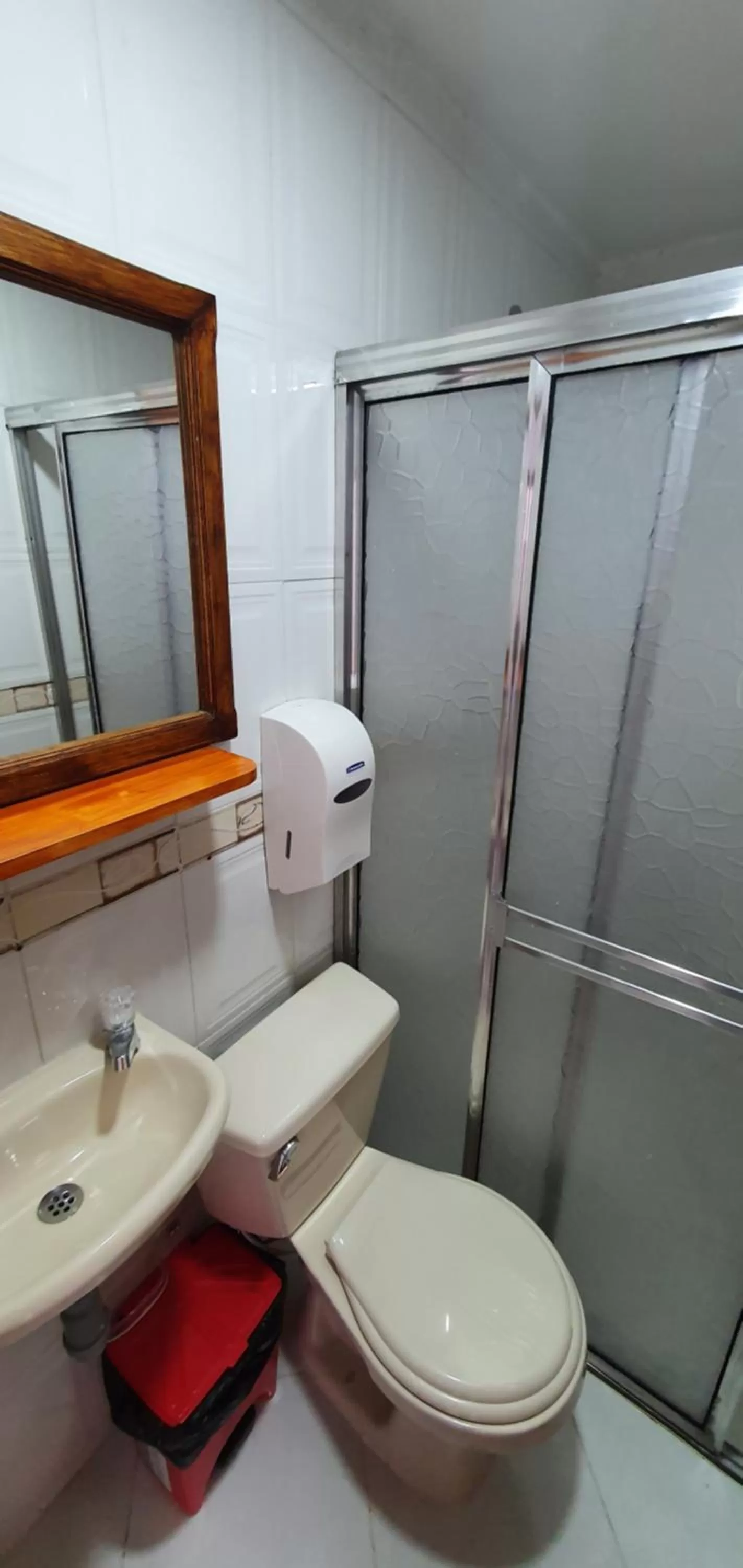 Shower in Hotel Picasso 70