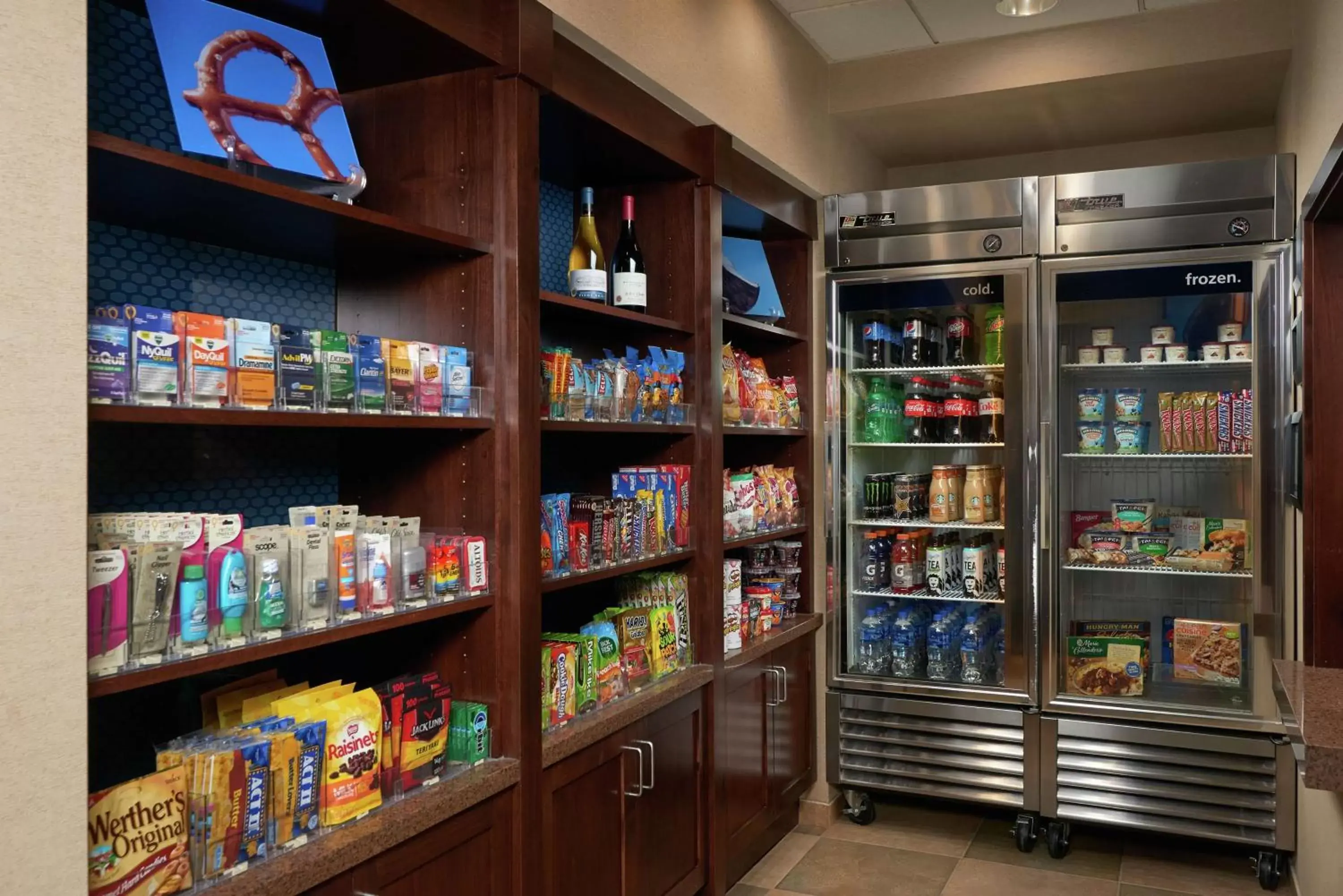 Restaurant/places to eat in Hampton Inn and Suites Salem Restaurant/places to eat in Hampton Inn and Suites Salem