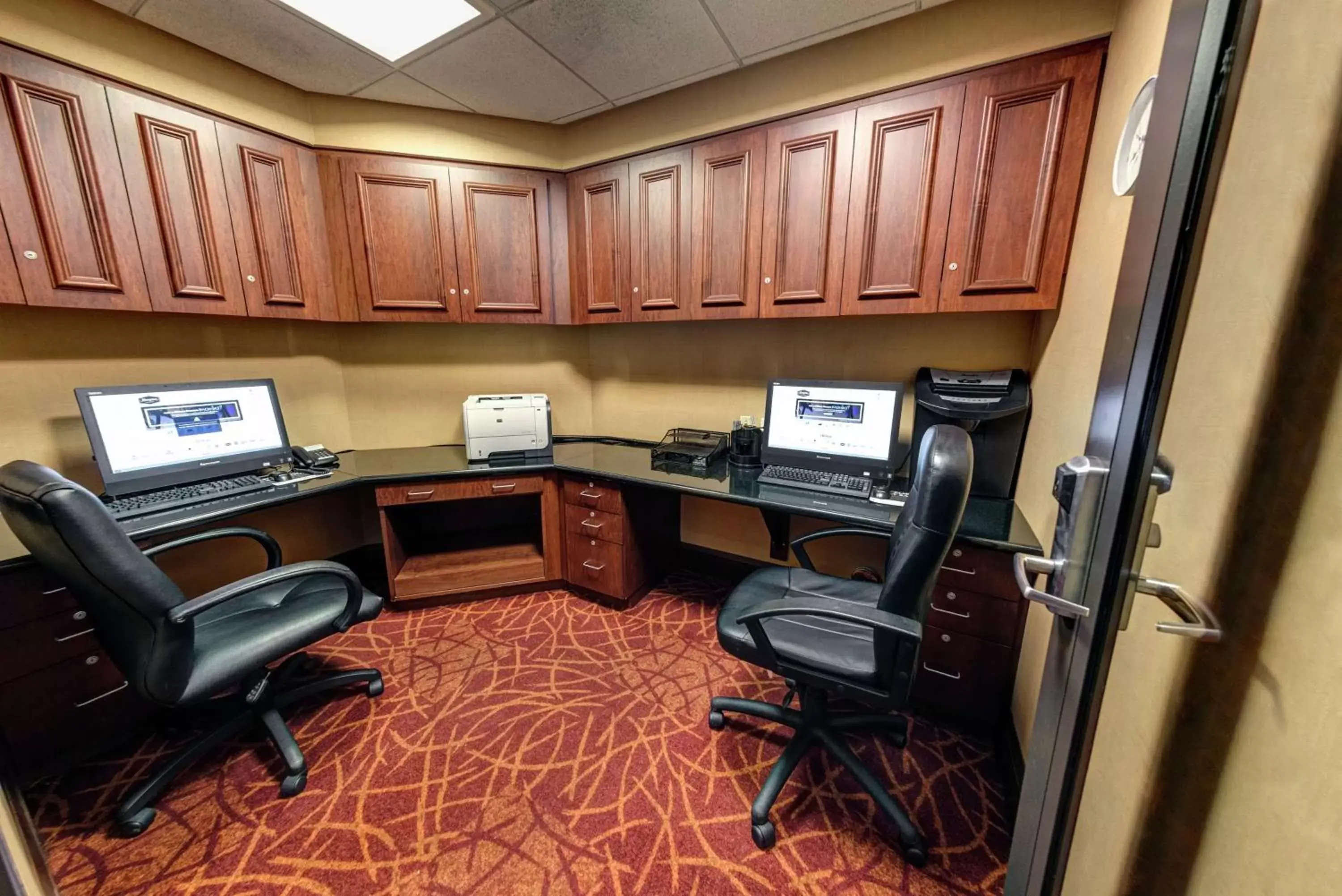 Business facilities, Business Area/Conference Room in Hampton Inn & Suites Chadds Ford