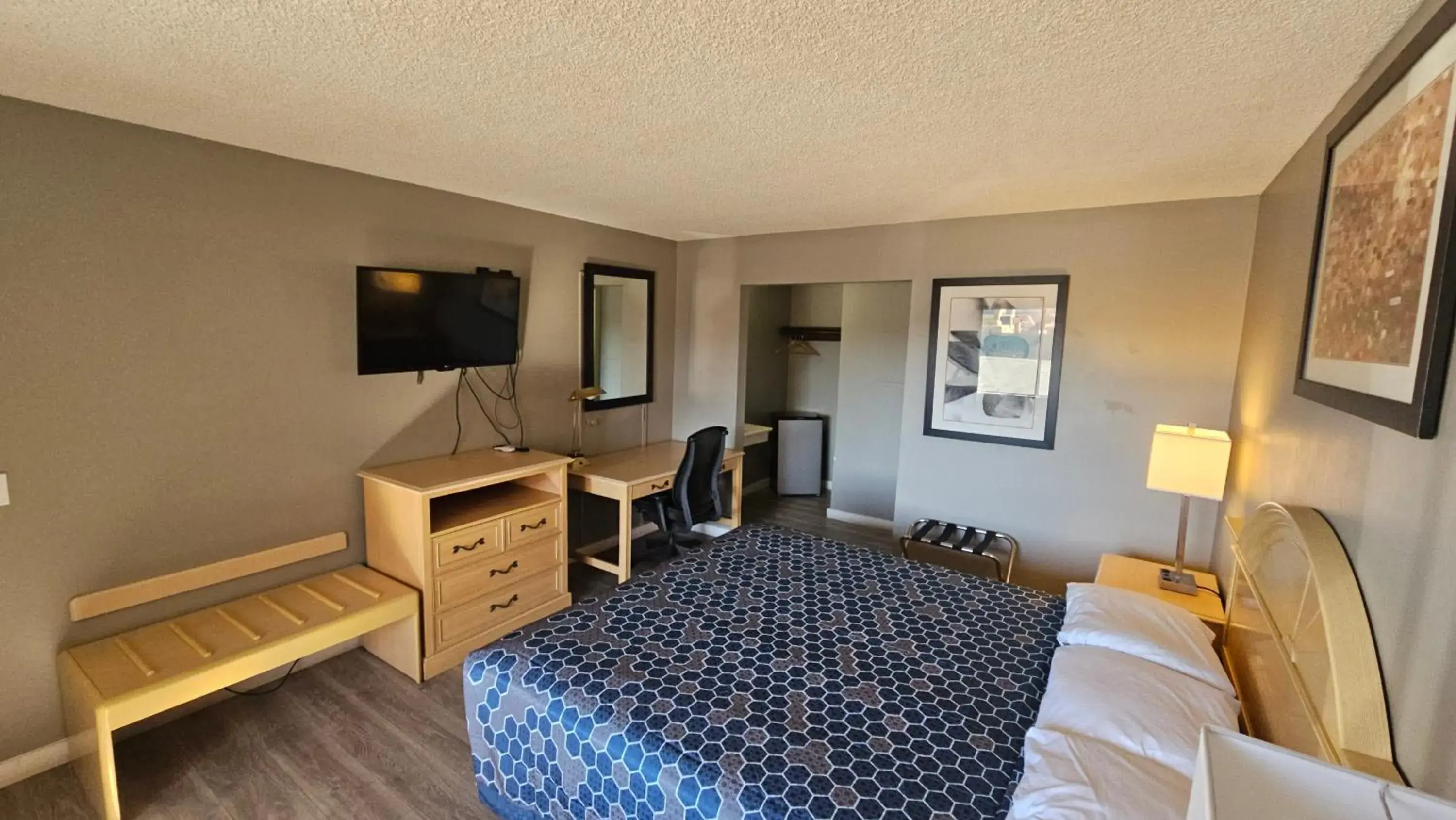 Bedroom, Bed in Heritage Inn - Milpitas Bedroom, Bed in Heritage Inn - Milpitas