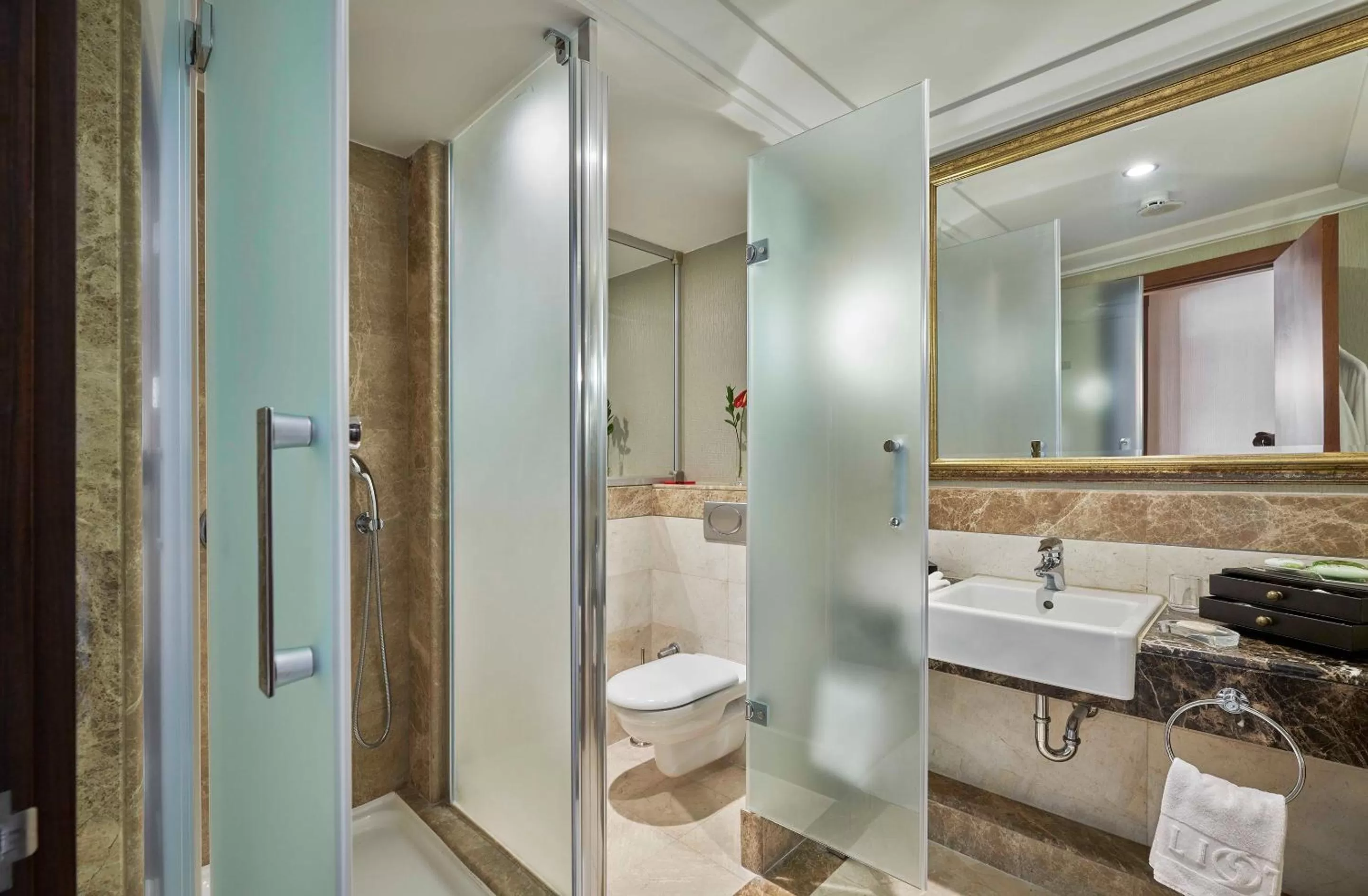 Bathroom in Calista Luxury Resort