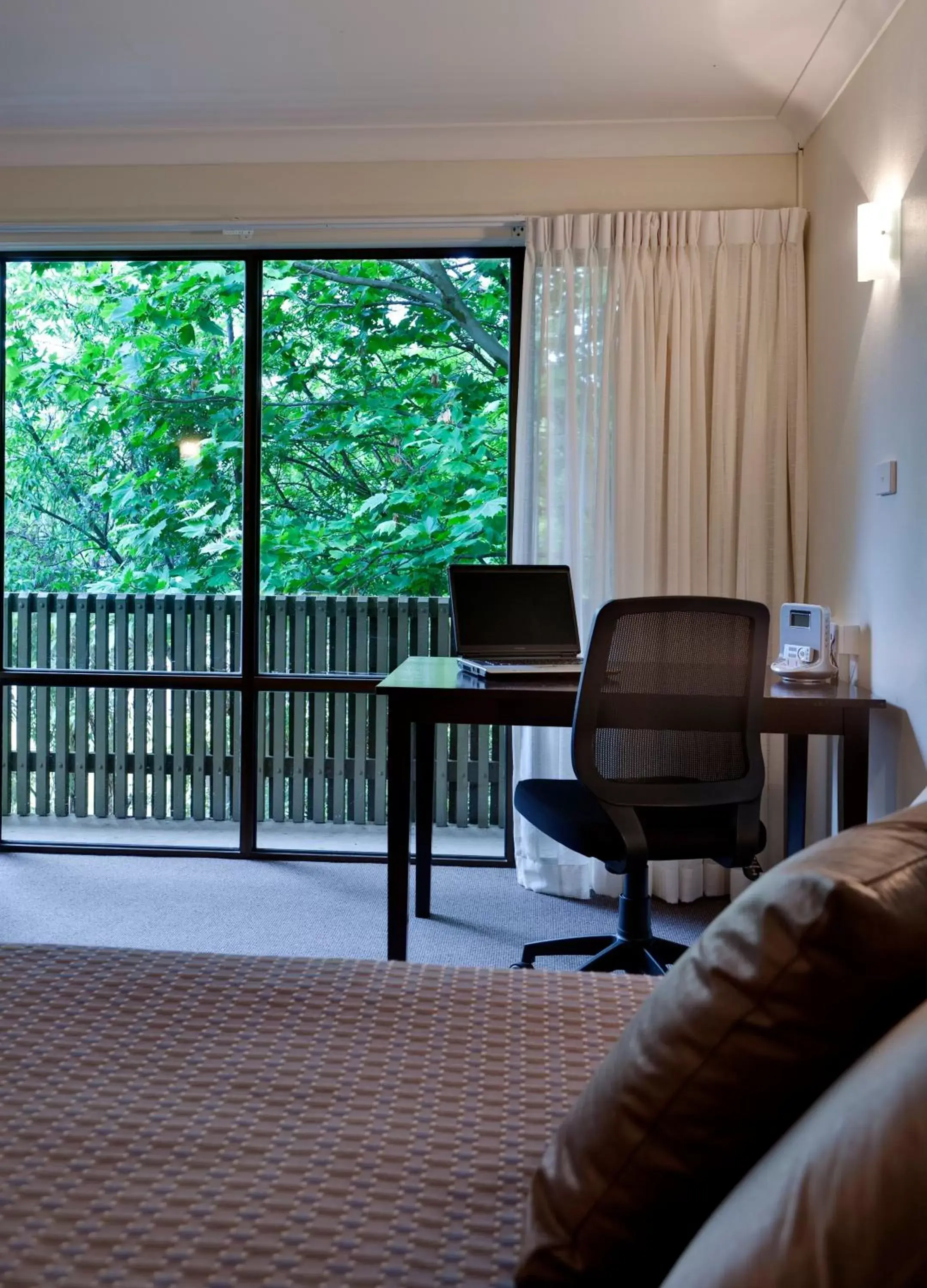 Seating area in ibis Styles Canberra Tall Trees Hotel