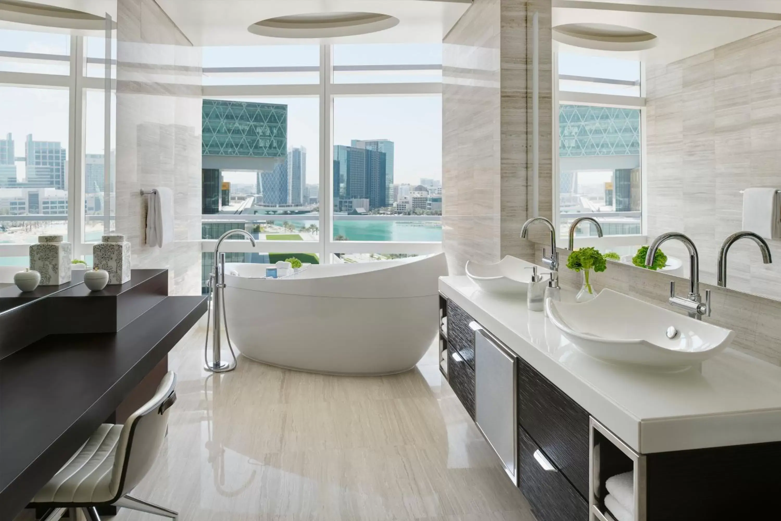 Bathroom in Rosewood Abu Dhabi