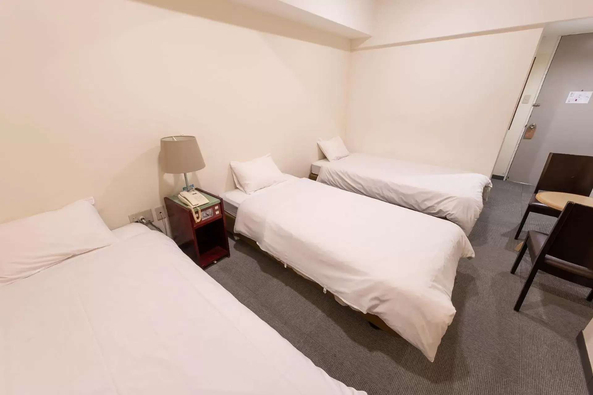 Photo of the whole room, Bed in Hotel Kansai