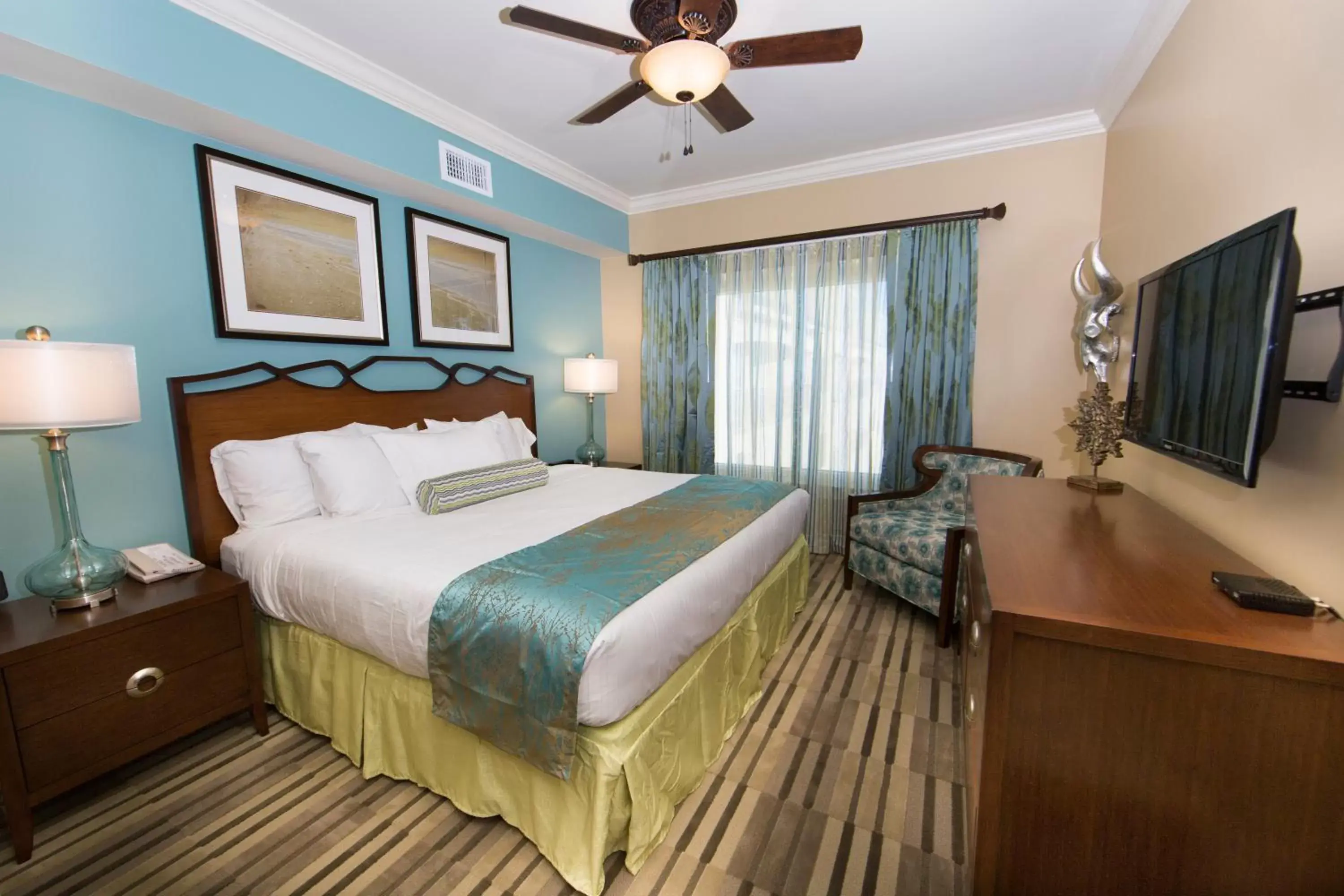 Photo of the whole room, Bed in Holiday Inn Club Vacations Galveston Beach Resort, an IHG Hotel