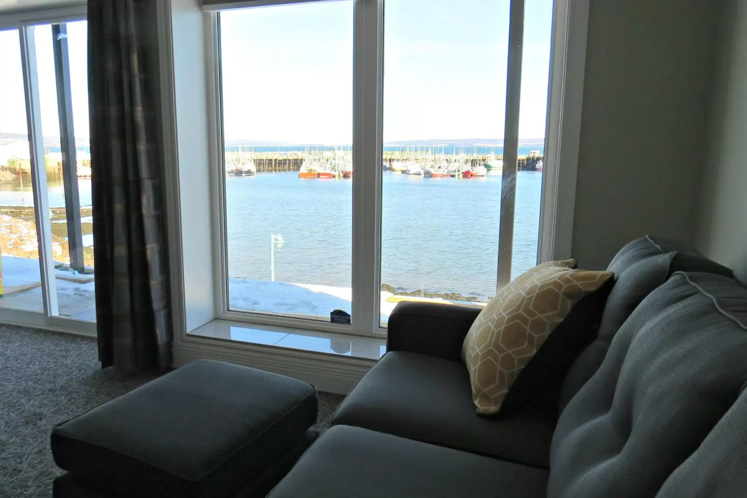 Seating Area in Dockside Suites