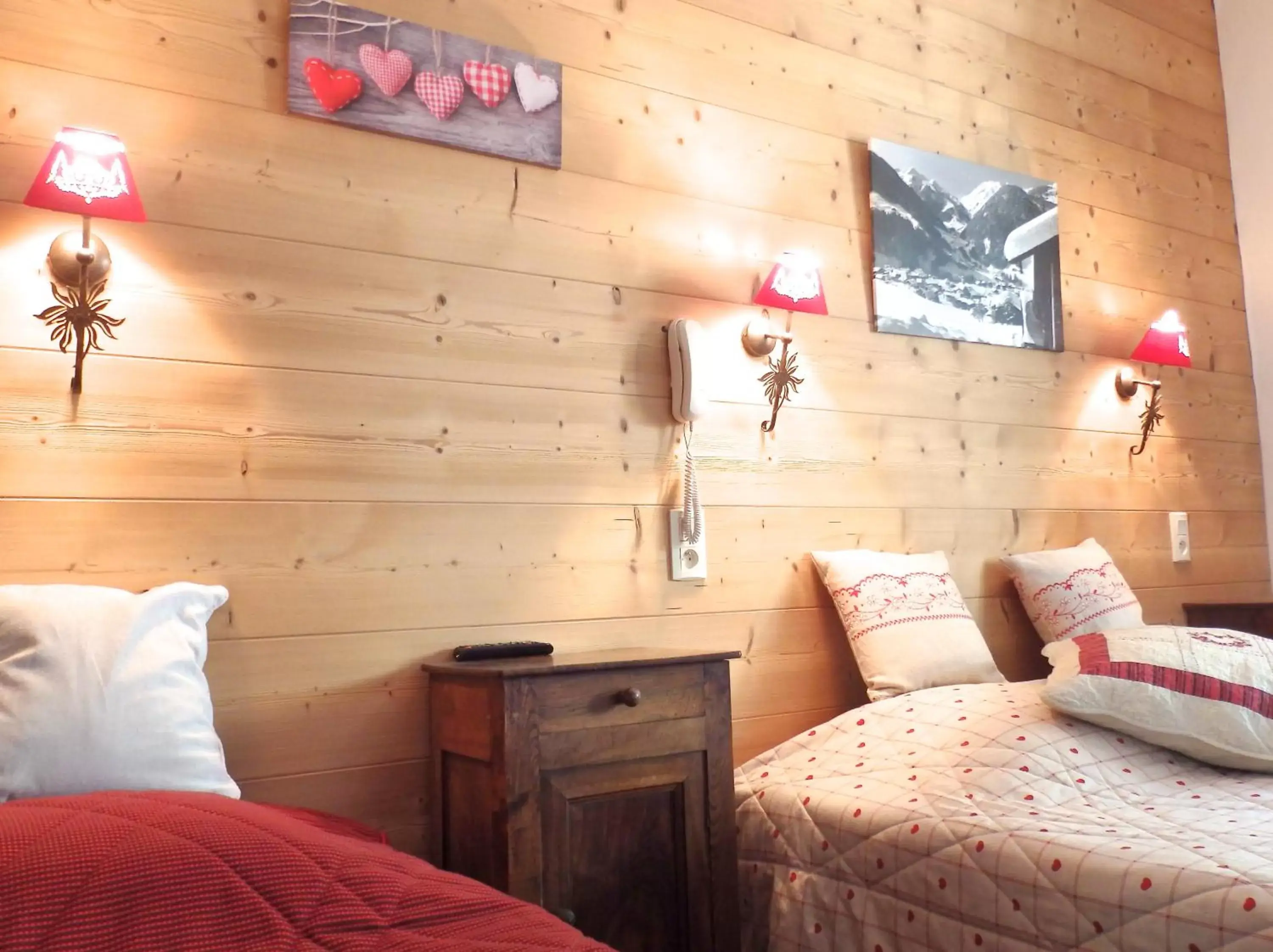 Bedroom, Bed in Hôtel Viallet