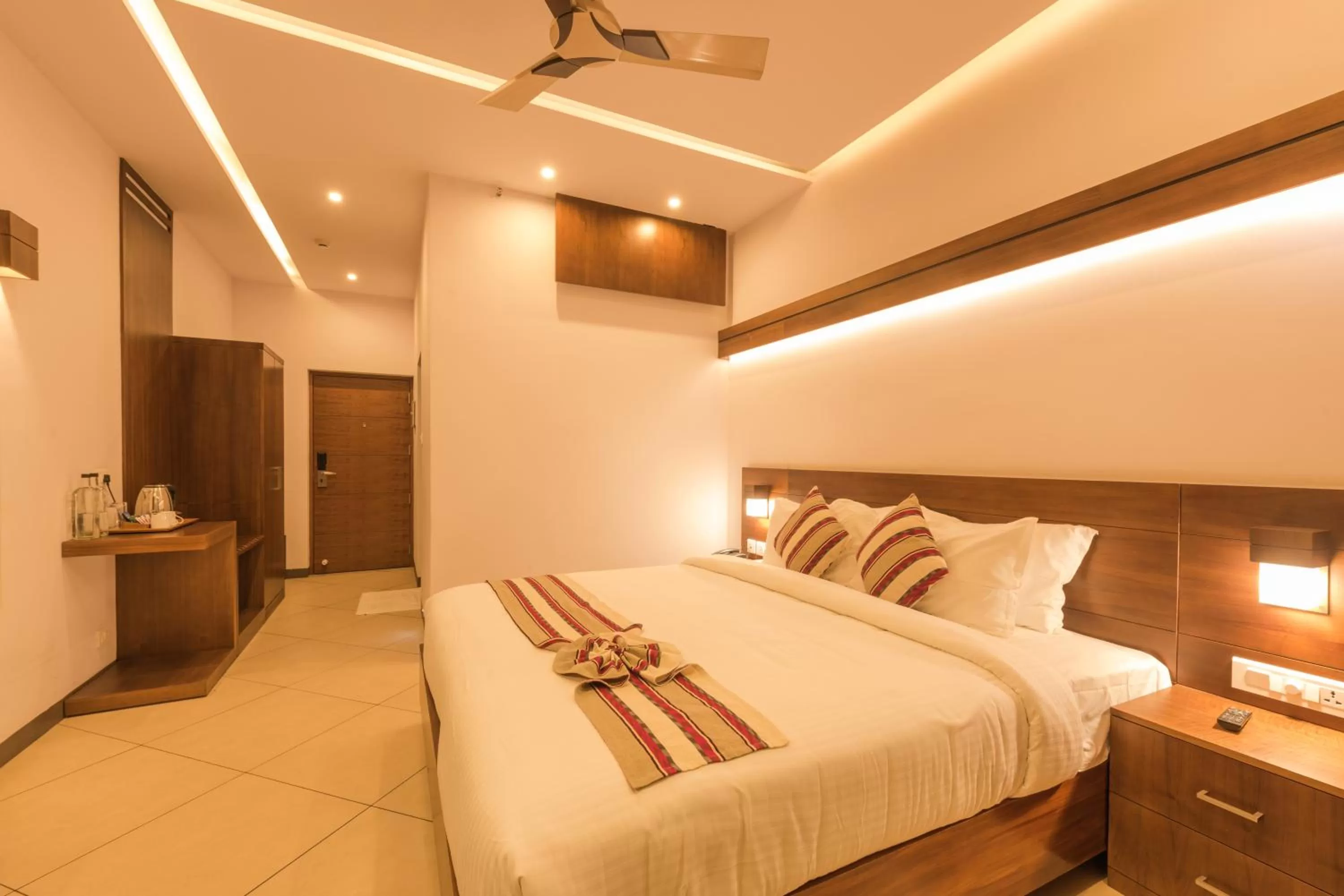 Photo of the whole room, Bed in Trivers Resort Munnar