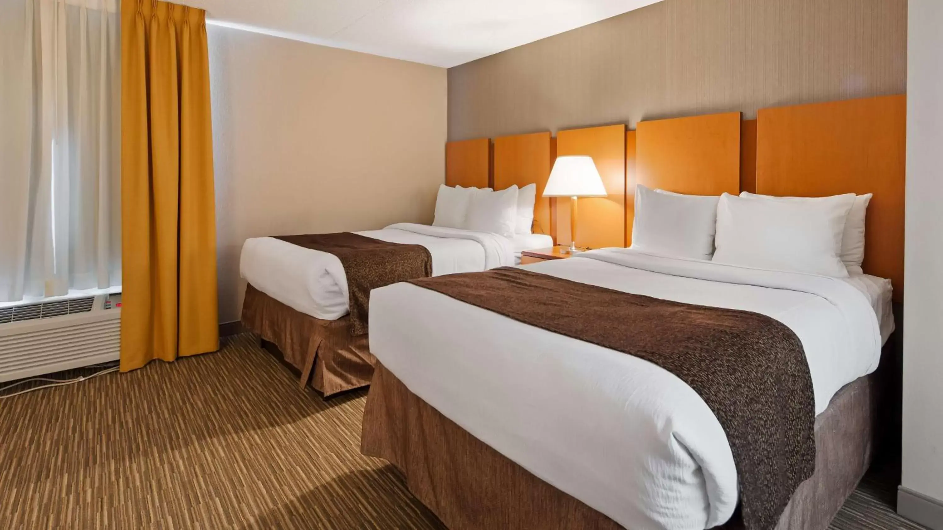 Photo of the whole room, Bed in Best Western La Plata Inn Photo of the whole room, Bed in Best Western La Plata Inn