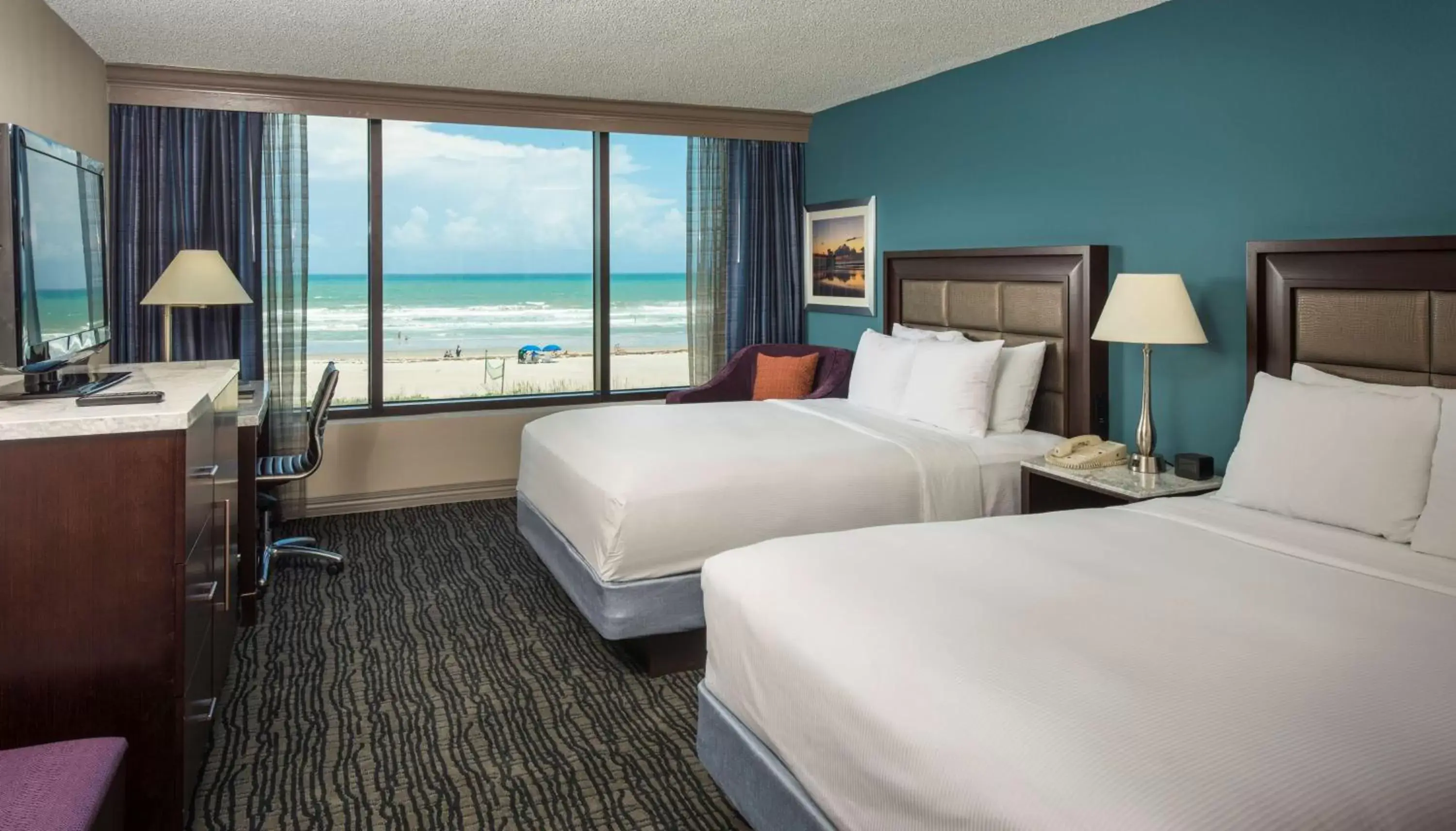 Bed in Hilton Cocoa Beach Oceanfront