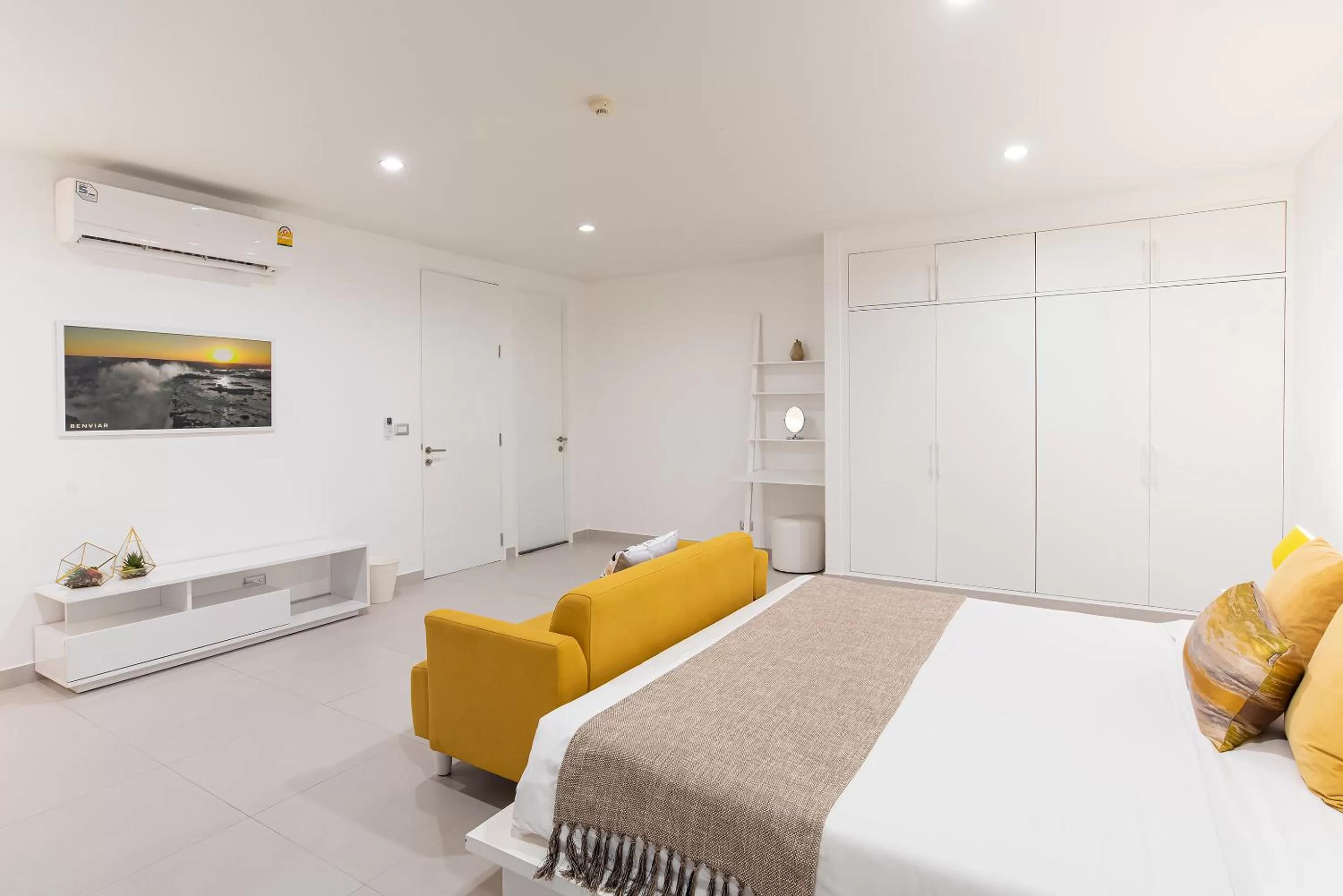 Bedroom, Bed in Benviar Tonson Residence