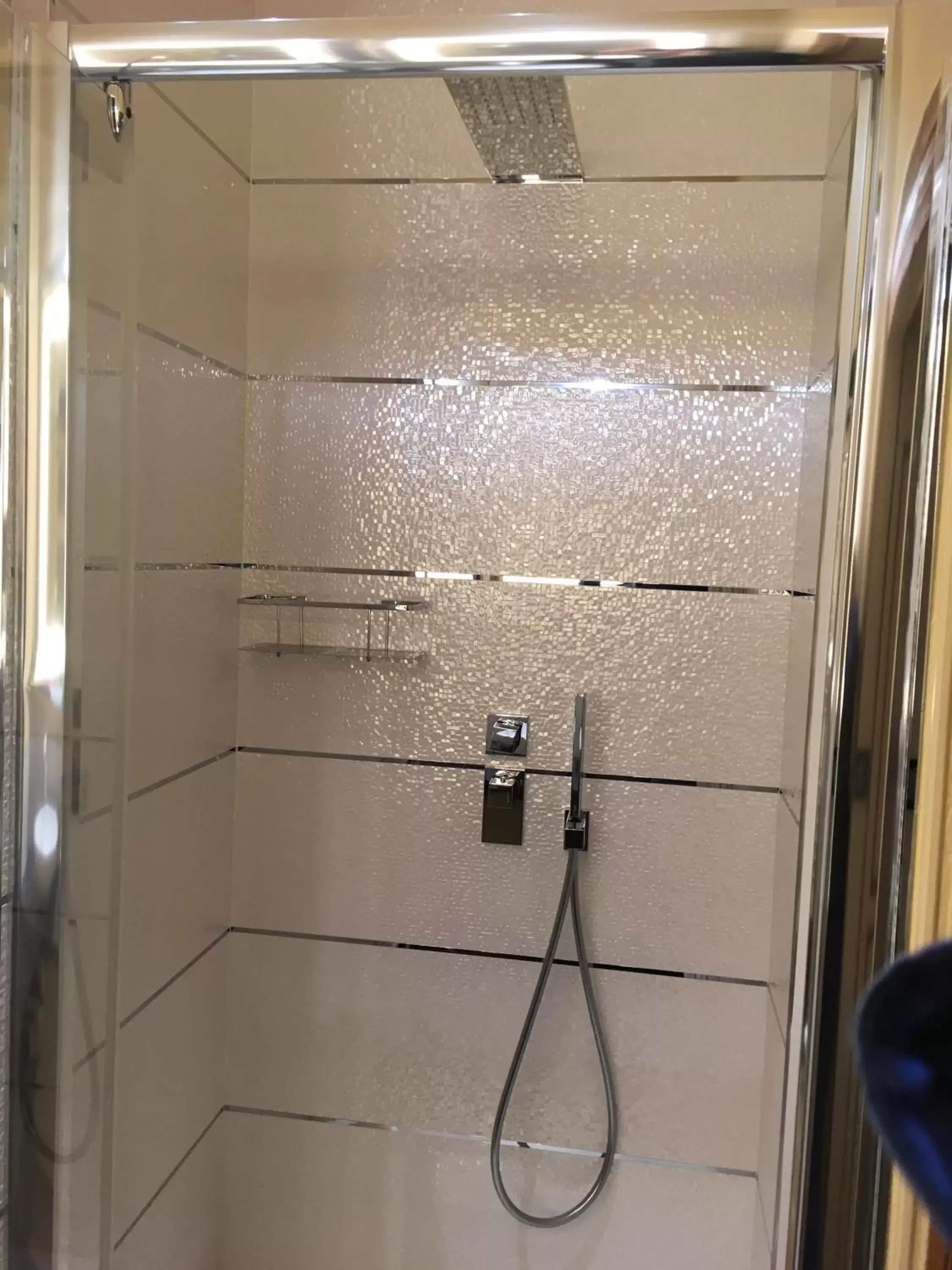 Shower, Bathroom in Demeure des Vieux Bains