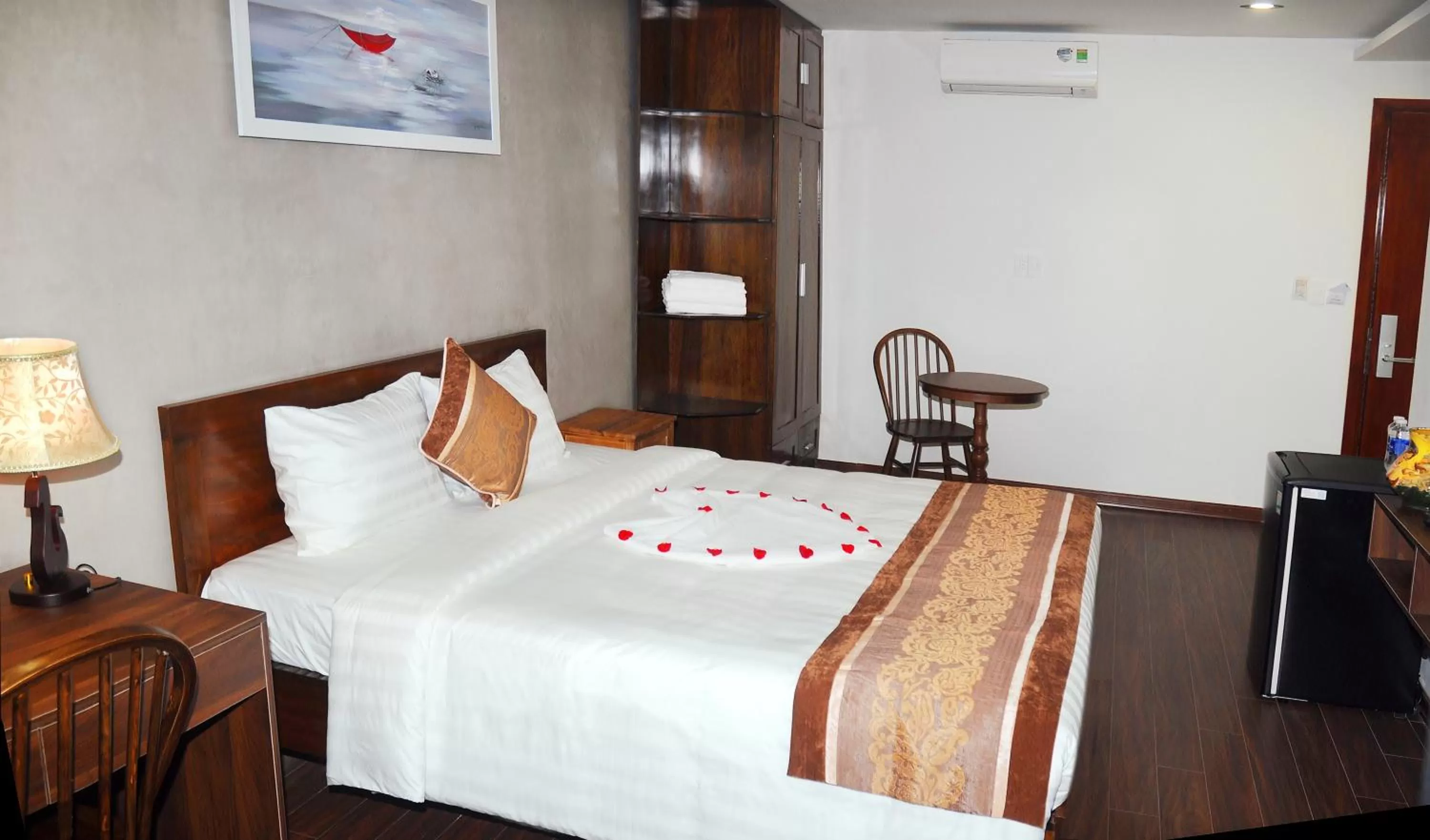 Bed in Hoi An Riverlight