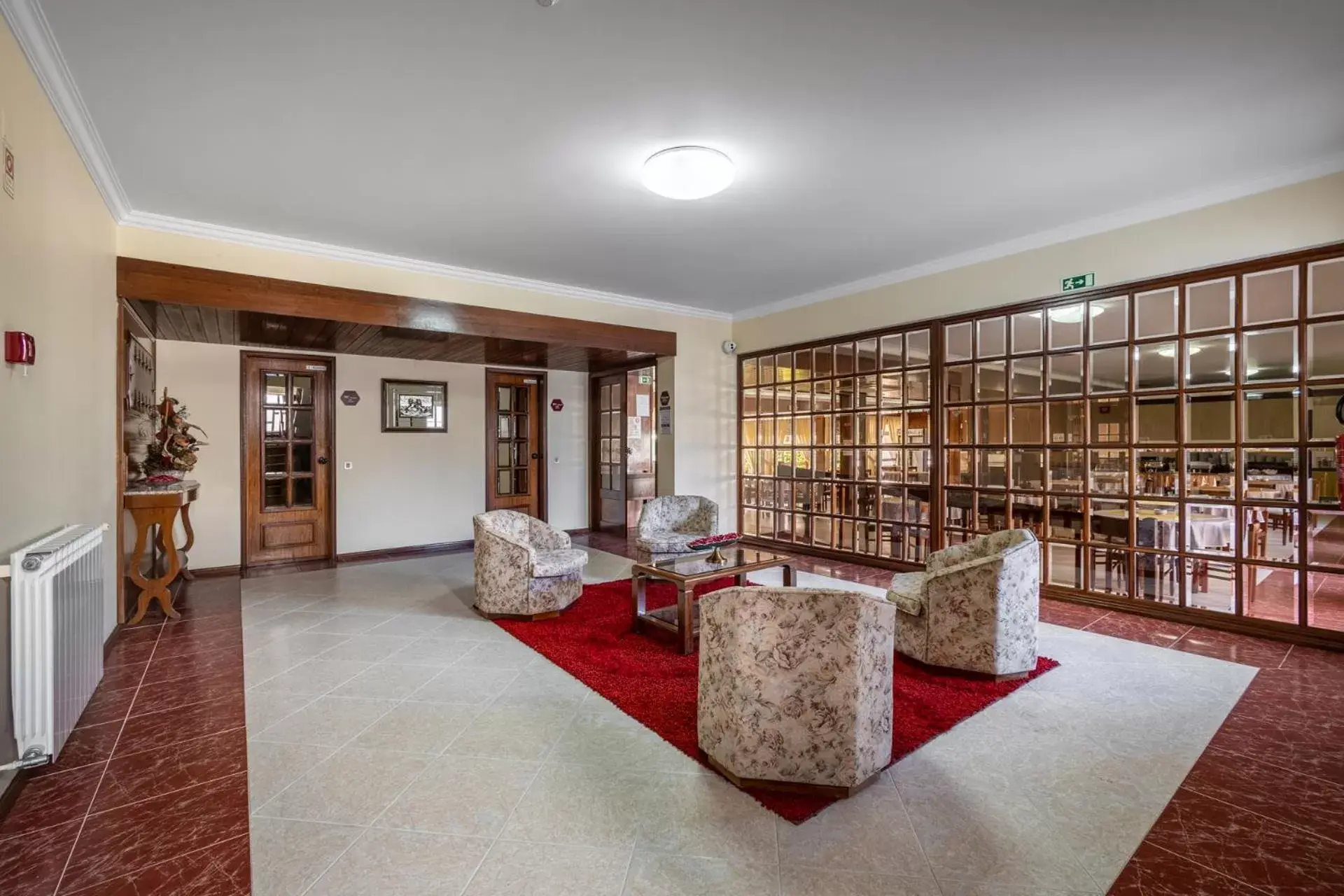 Dining area, Seating Area in Hotel Colmeia