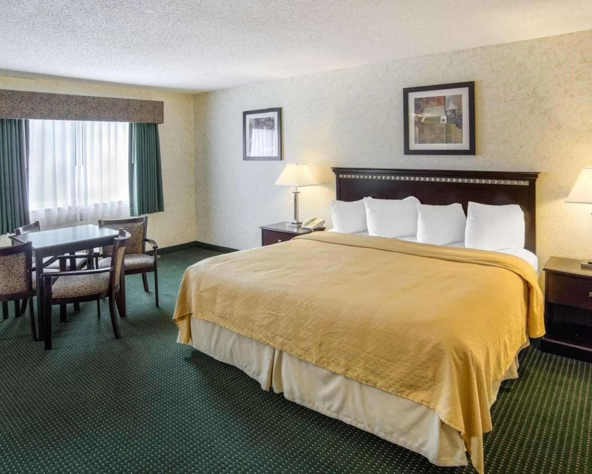 Photo of the whole room, Bed in Quality Inn Northtown