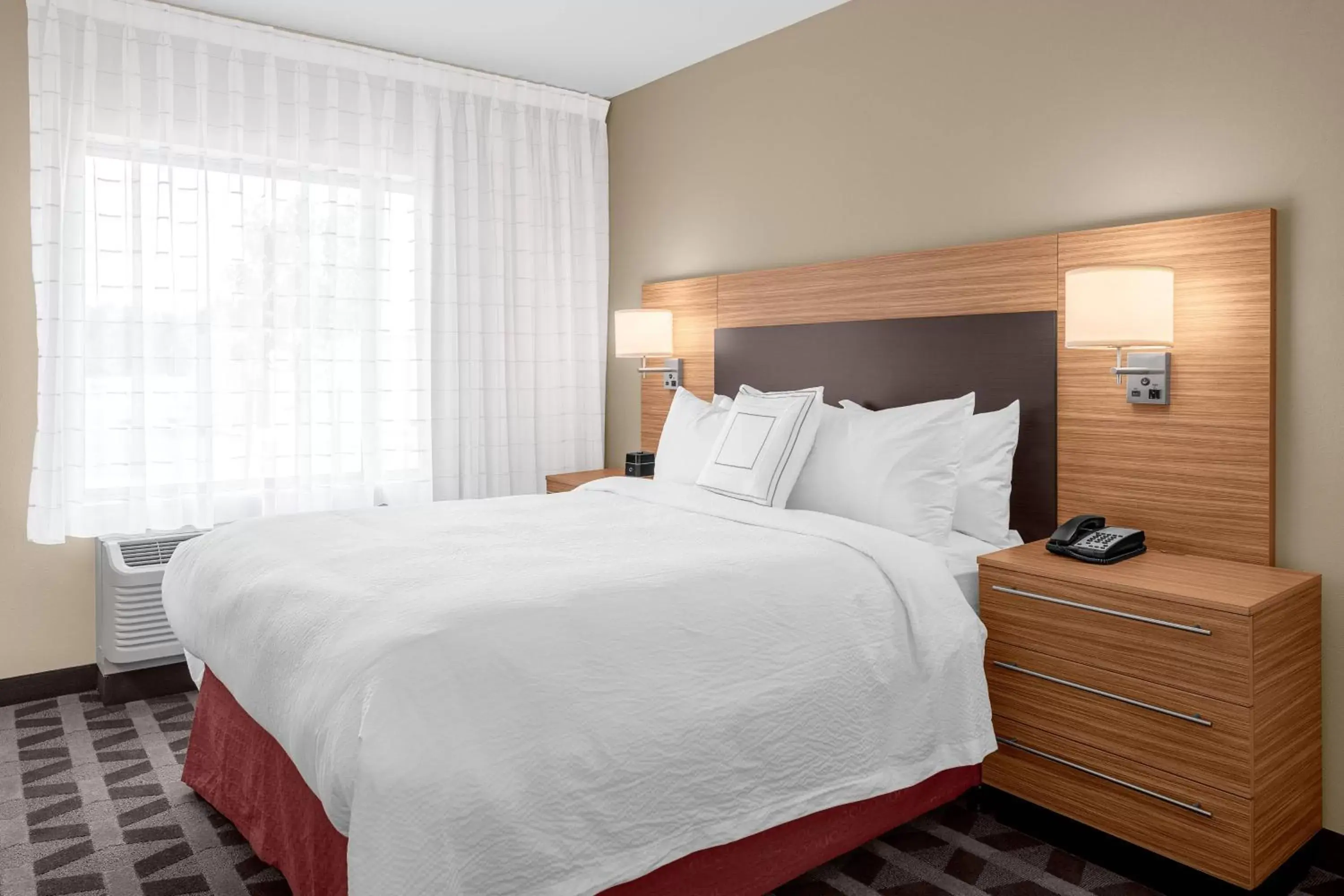 Bedroom, Bed in TownePlace Suites Cincinnati Fairfield