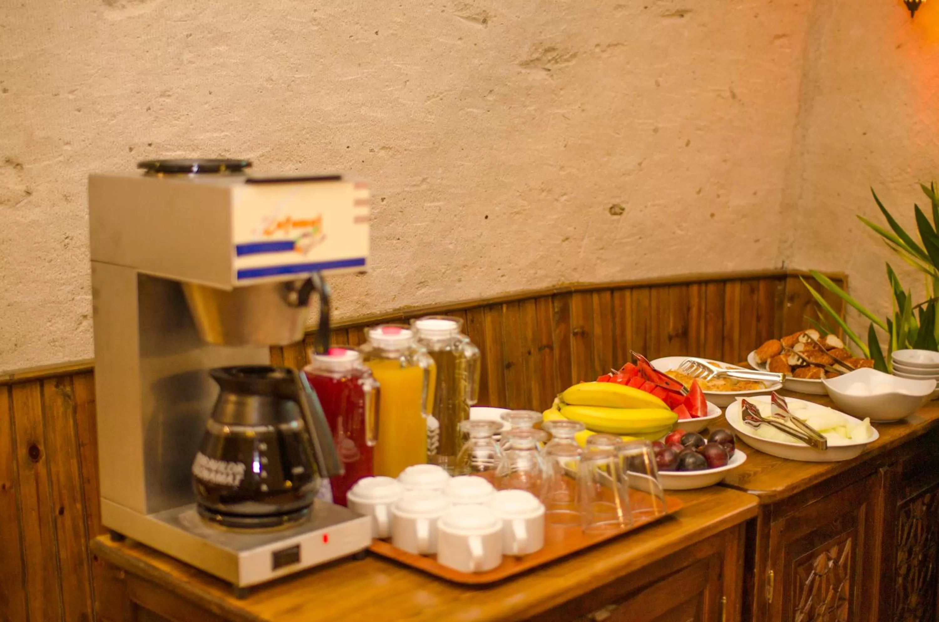 Buffet breakfast in Tulip Cave Suites