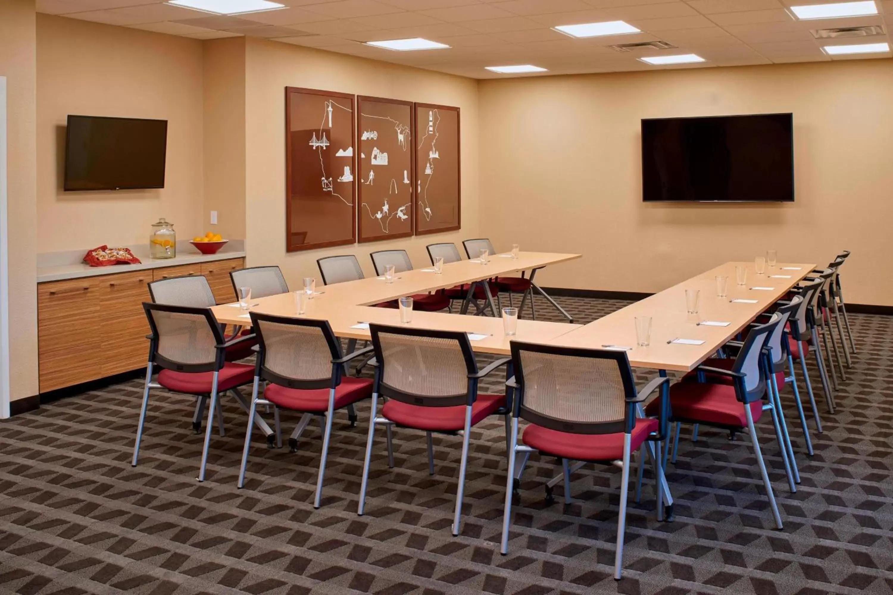 Meeting/conference room in TownePlace Suites by Marriott Richmond