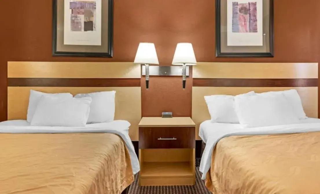 Bed in Quality Inn & Suites South Obetz Bed in Quality Inn & Suites South Obetz