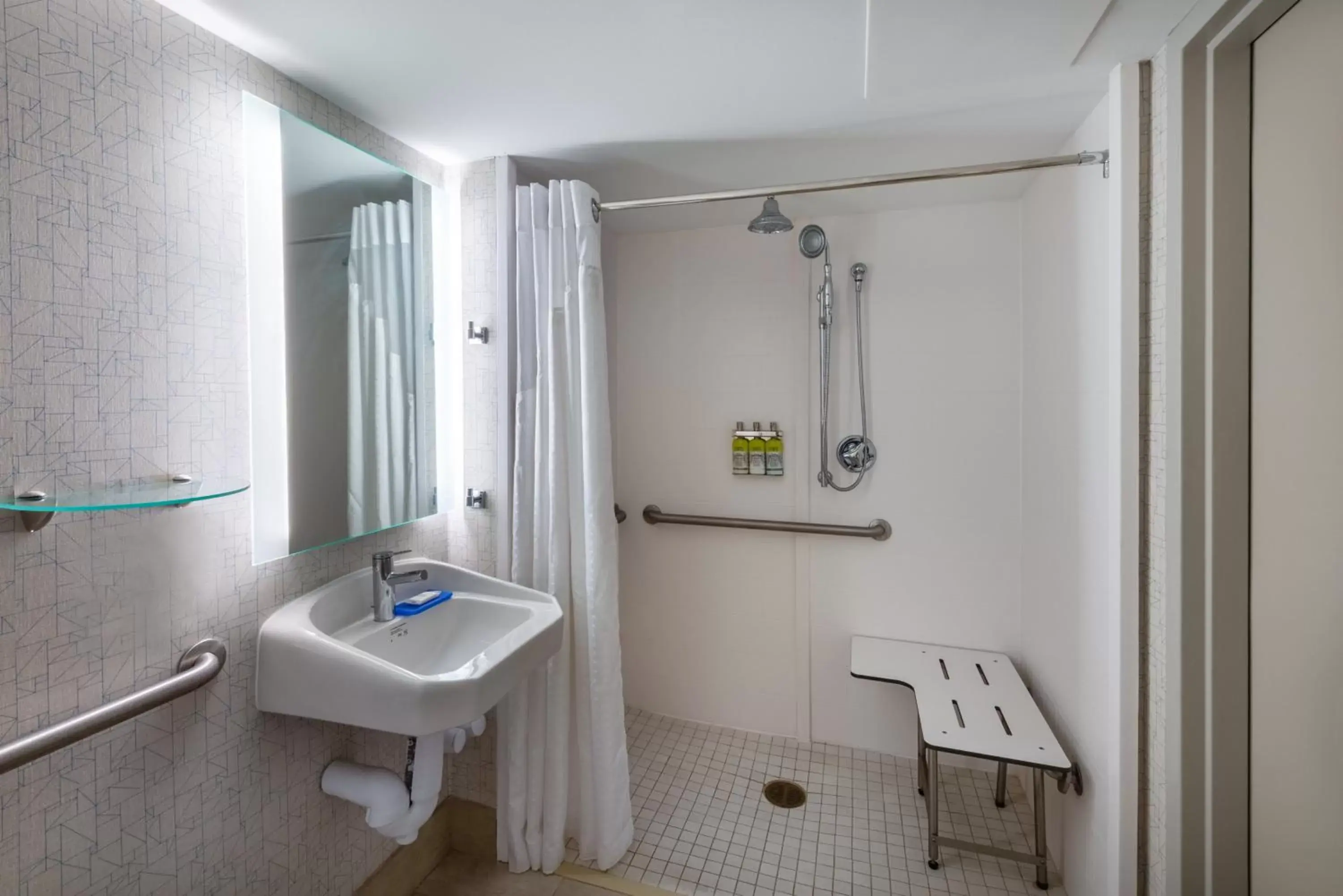 Photo of the whole room in Holiday Inn Express State College at Williamsburg Square by IHG Photo of the whole room in Holiday Inn Express State College at Williamsburg Square by IHG