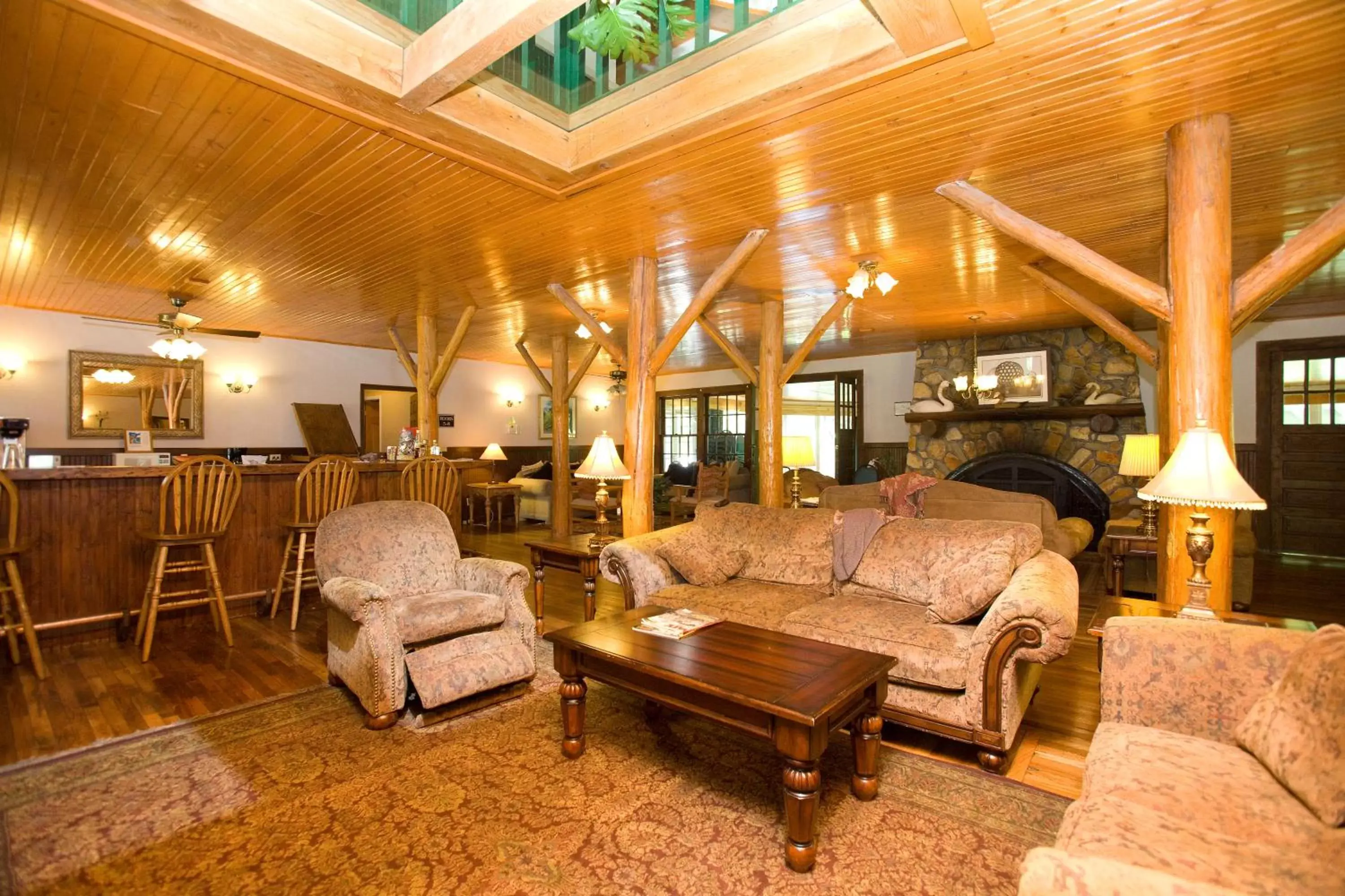 Lobby or reception, Seating Area in Highland Lake Inn & Resort - Flat Rock