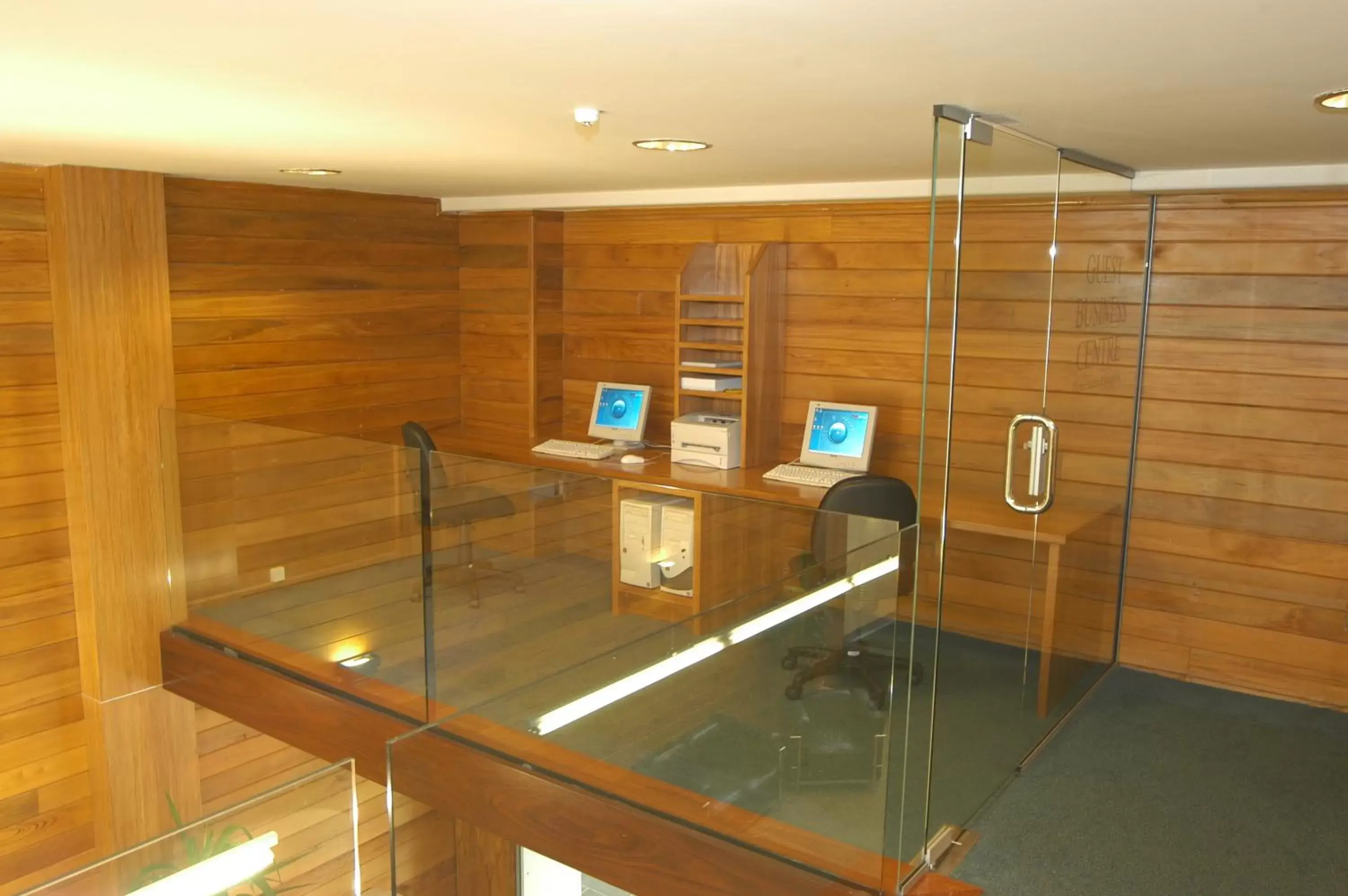 Business facilities in Plymouth International