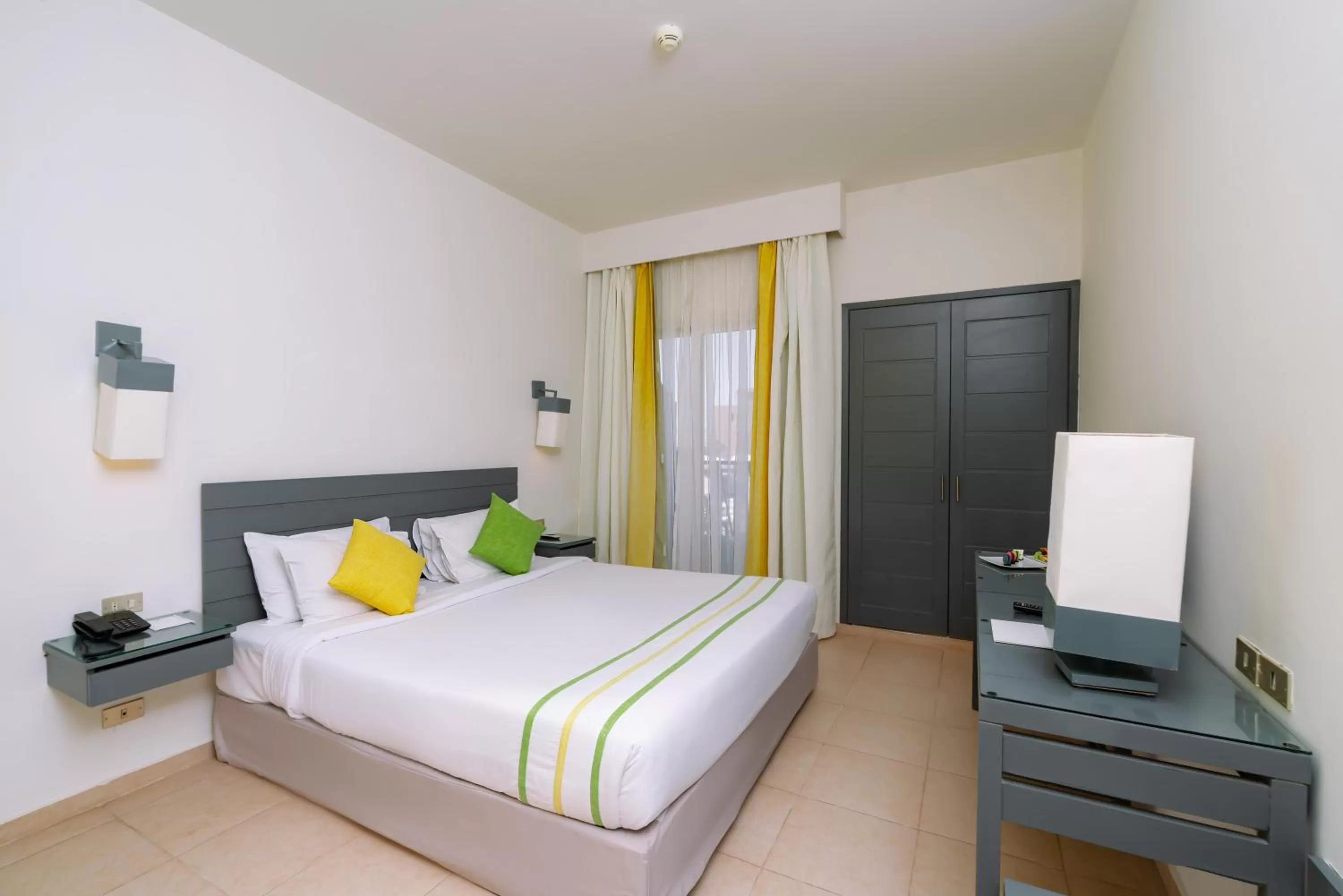 Photo of the whole room, Bed in Lemon & Soul Makadi Garden