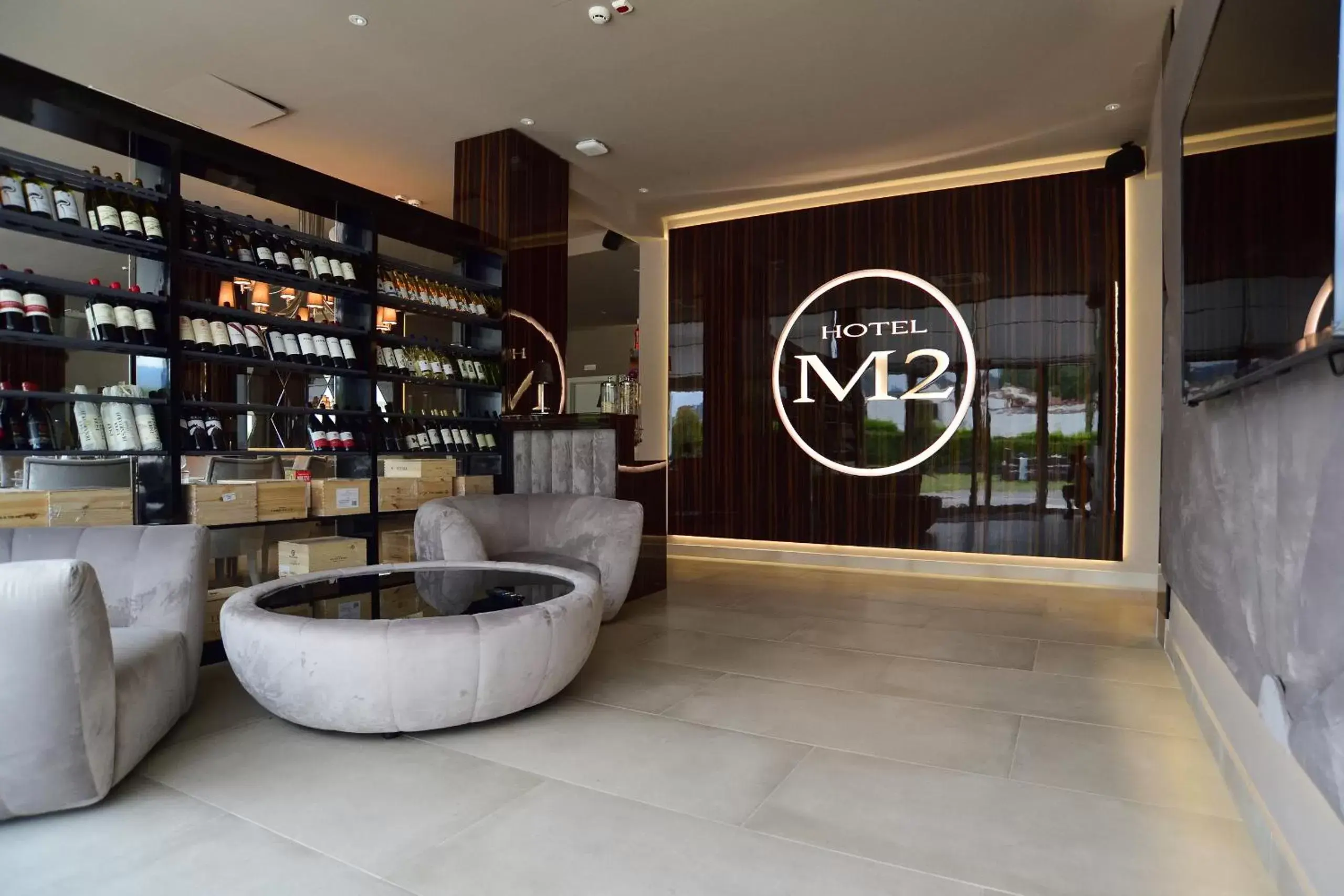 Lounge or bar in M2 Hotel