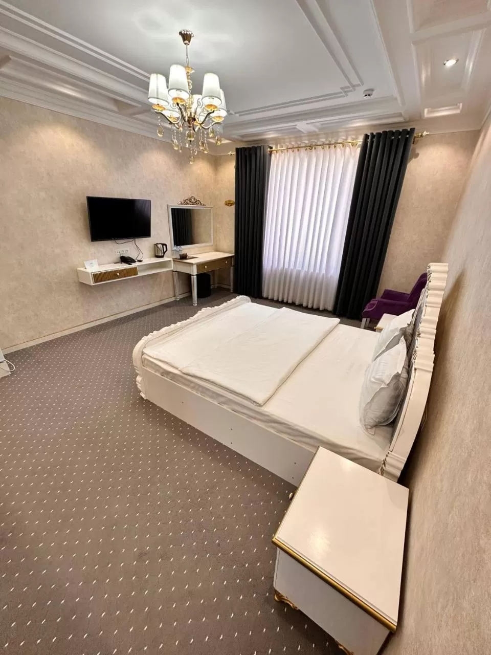 Photo of the whole room, Bed in Suleyman hotel