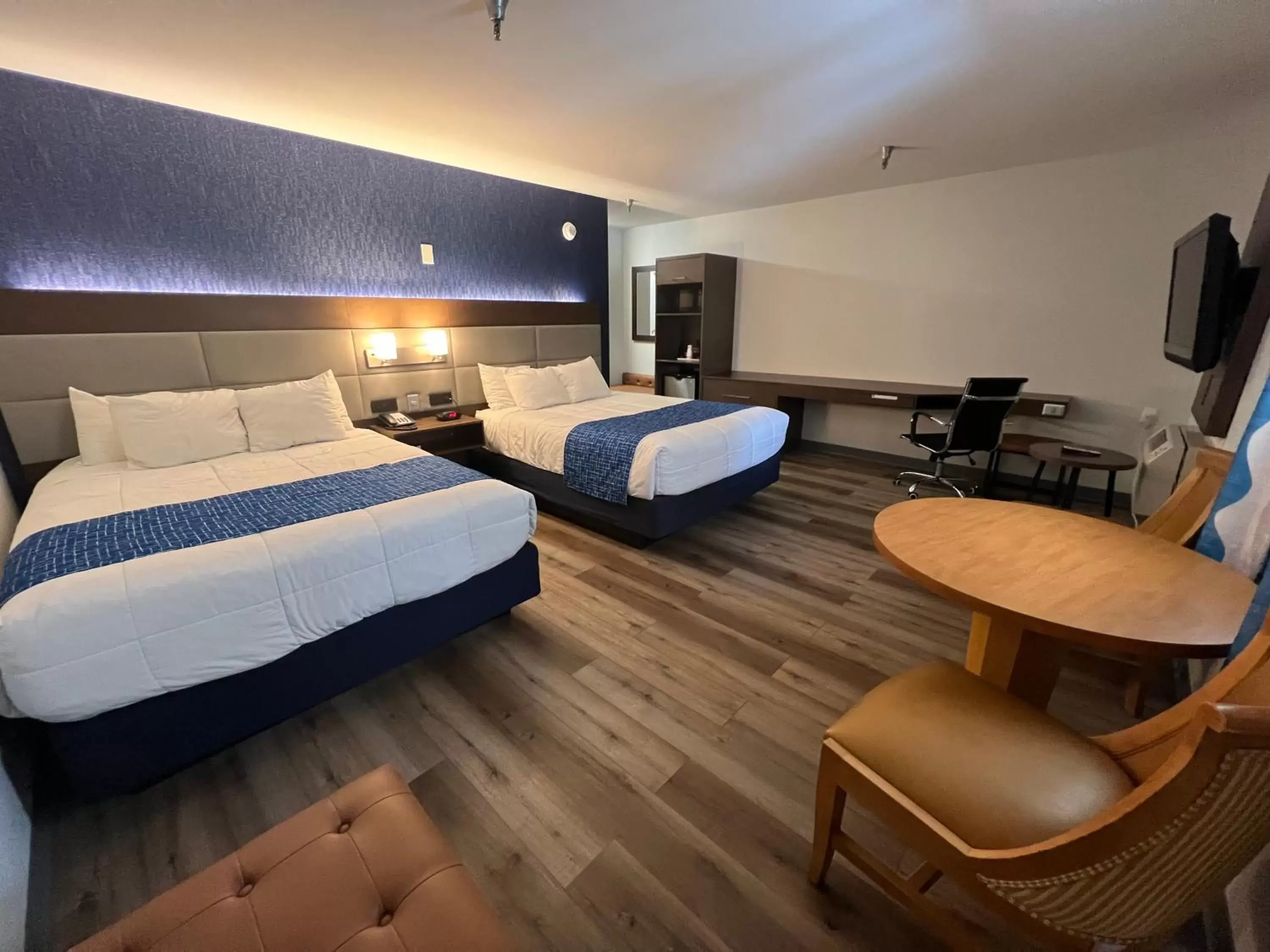acessibility, Bed in SureStay Plus Hotel by Best Western Mammoth Lakes