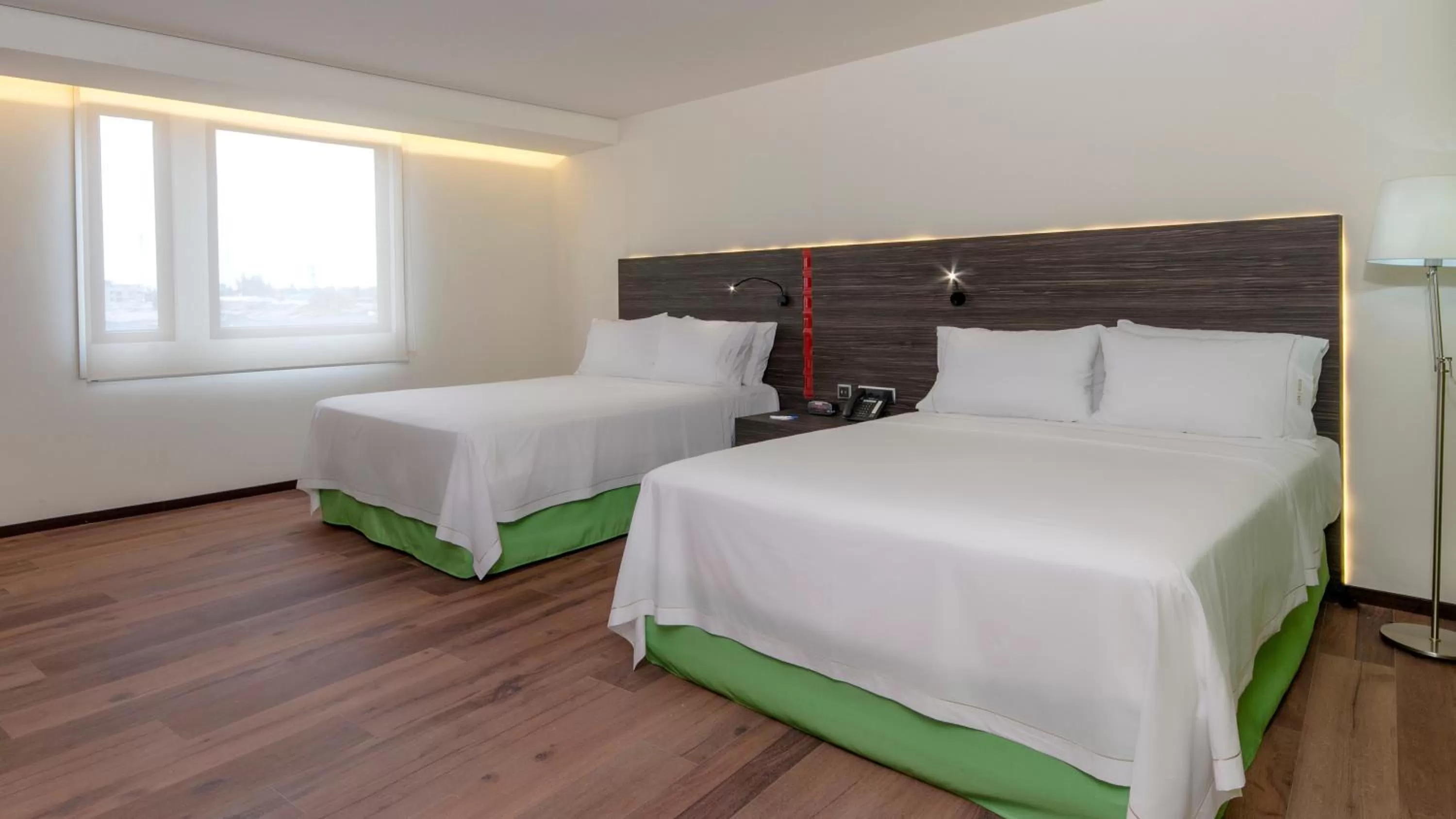 Guests, Bed in Holiday Inn Express Mexico Aeropuerto by IHG
