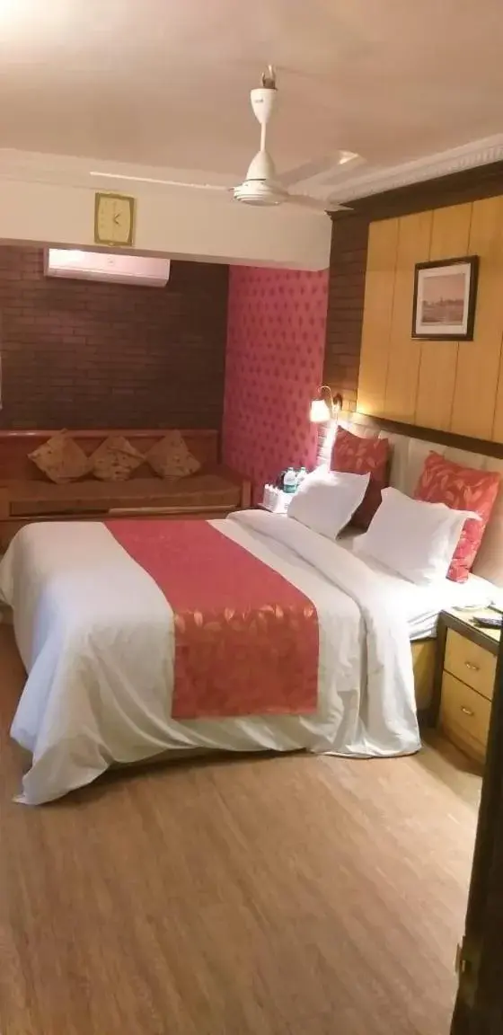 Bed in Chacha Inn - The Garden Retreat