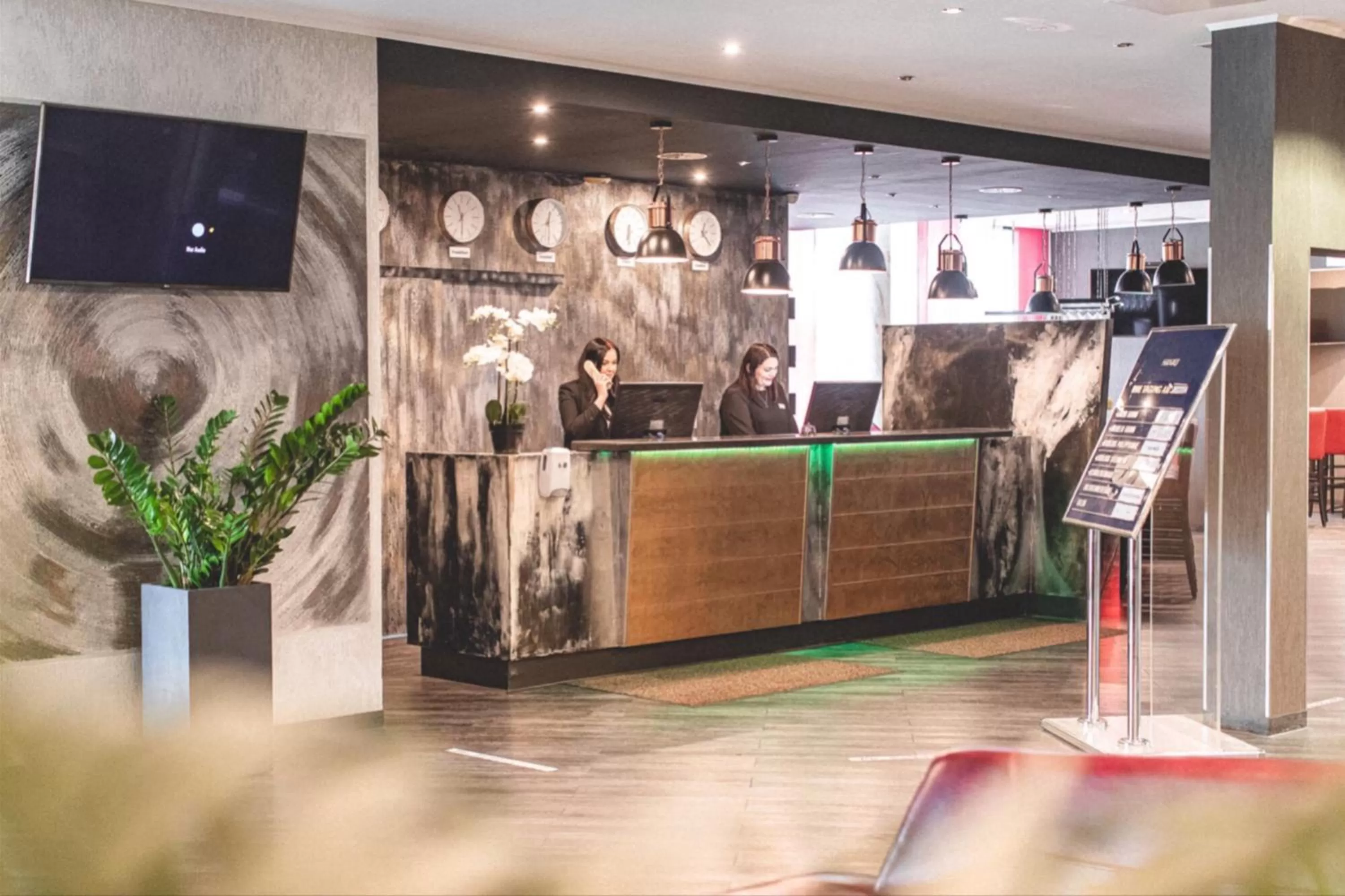 Lobby or reception in PLAZA Hotel Hanau