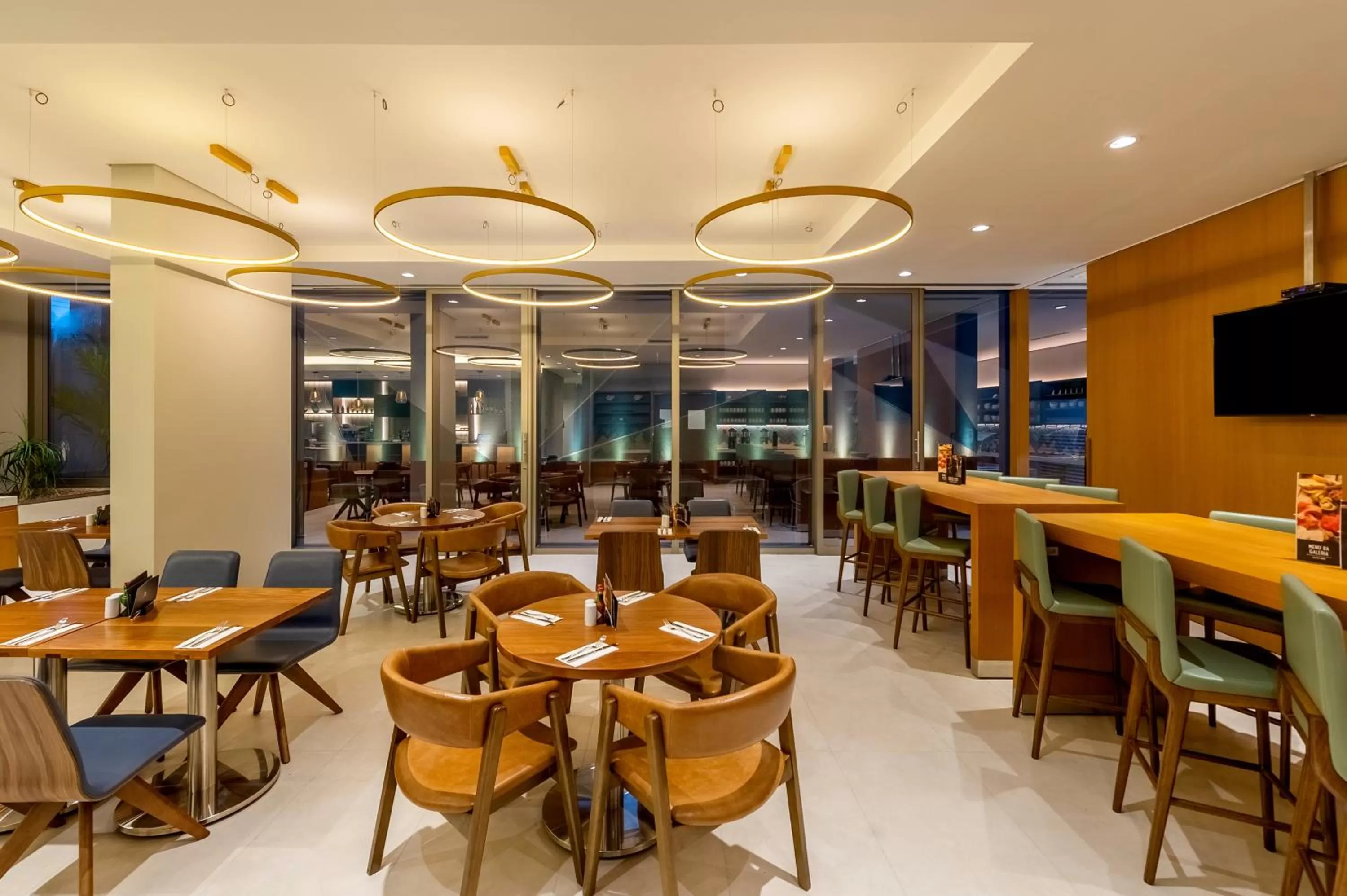 Restaurant/places to eat in Hyatt Place Macae