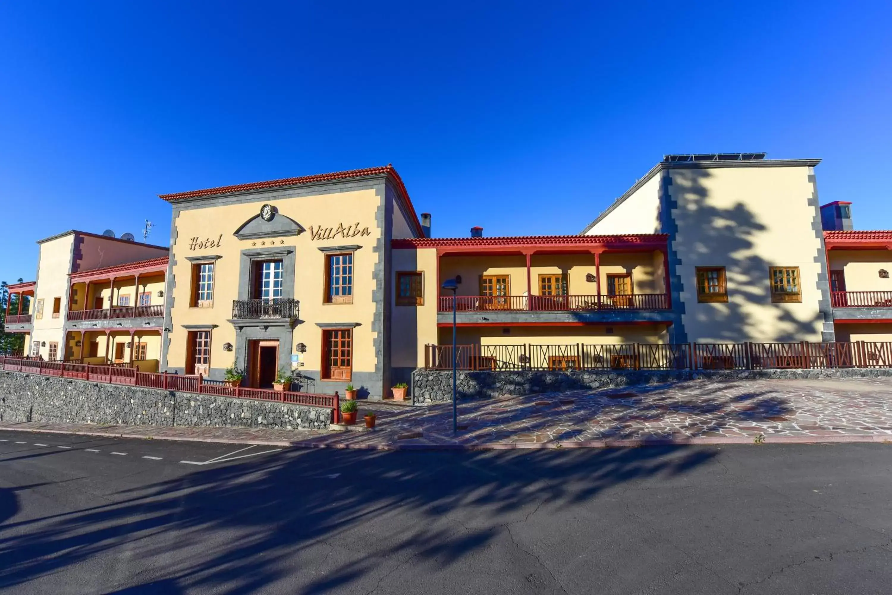 Facade/entrance, Property Building in Hotel Spa Villalba