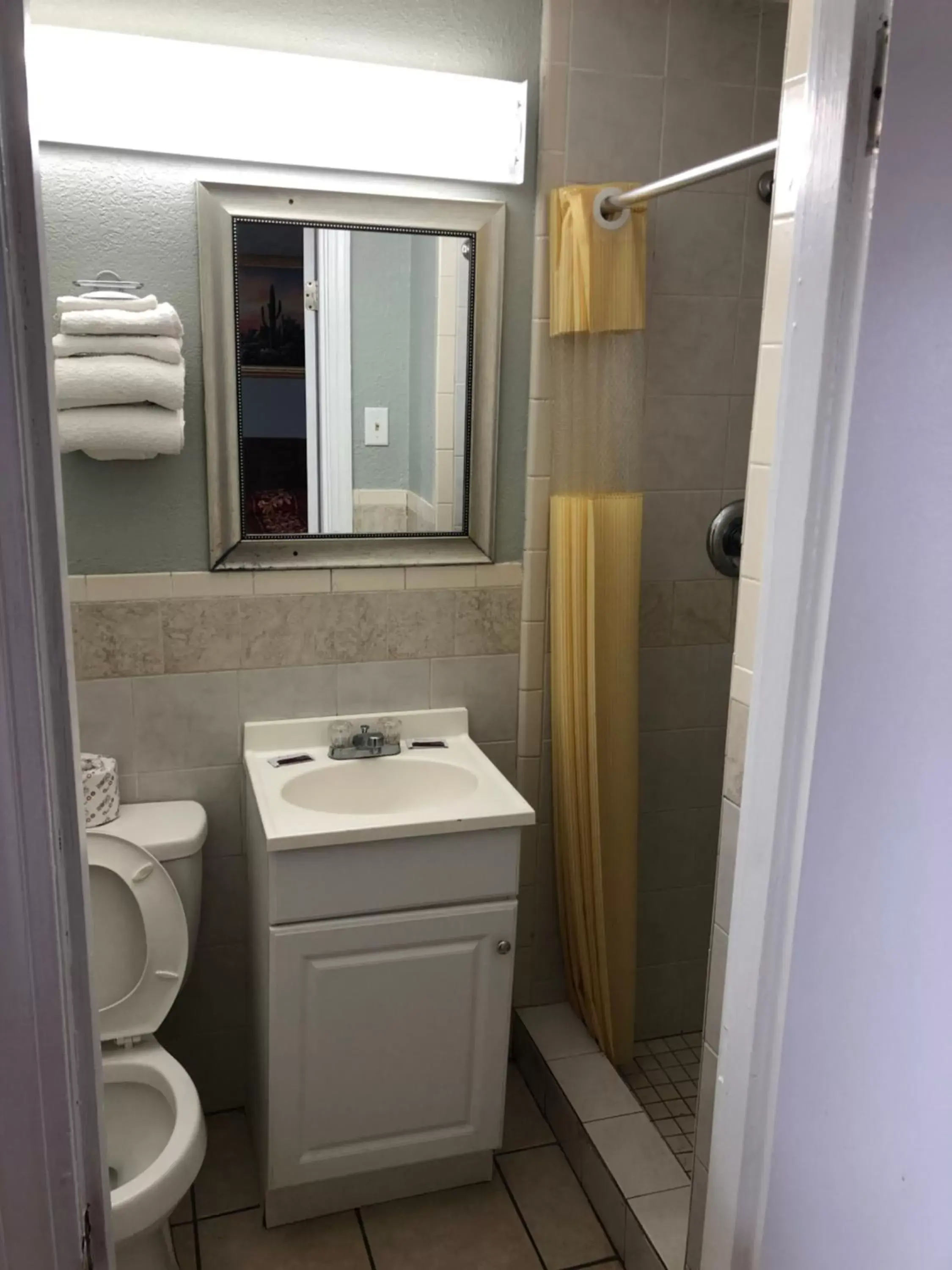 Bathroom in Budget inn