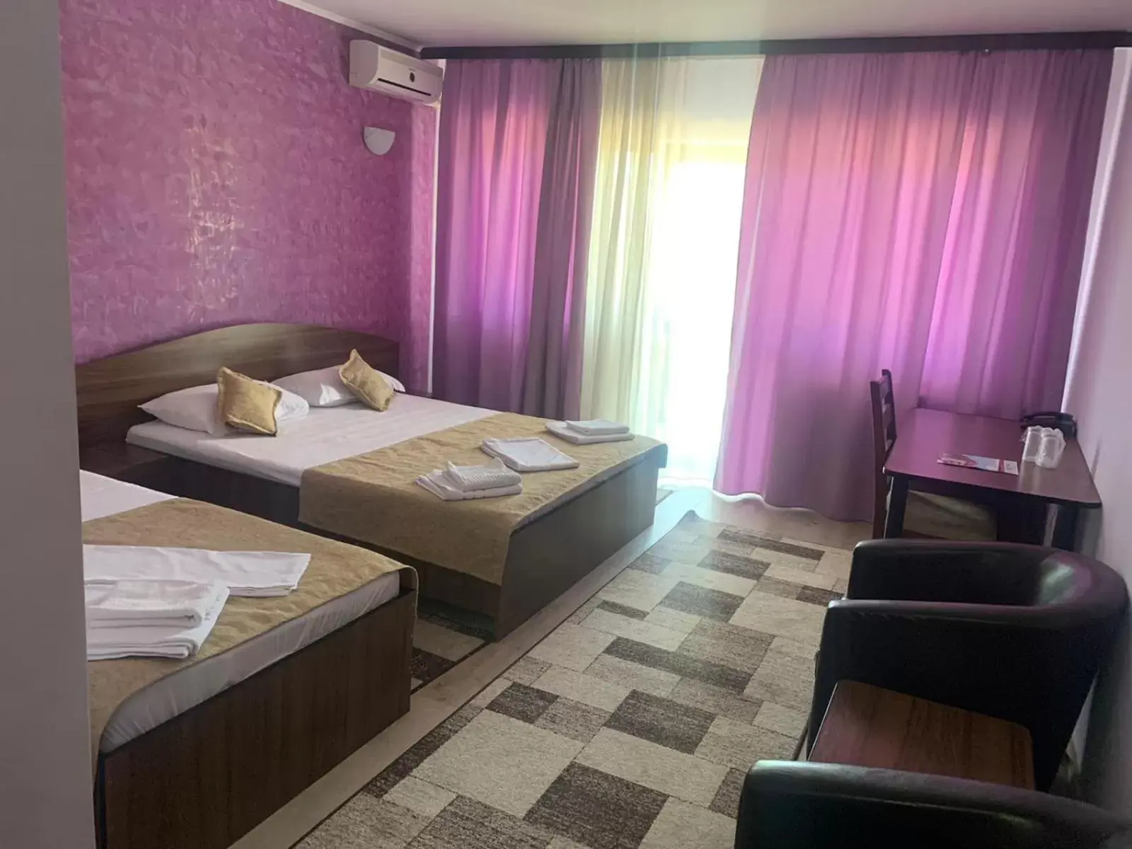 Family Room with Balcony in Hotel Eden Family Room with Balcony in Hotel Eden