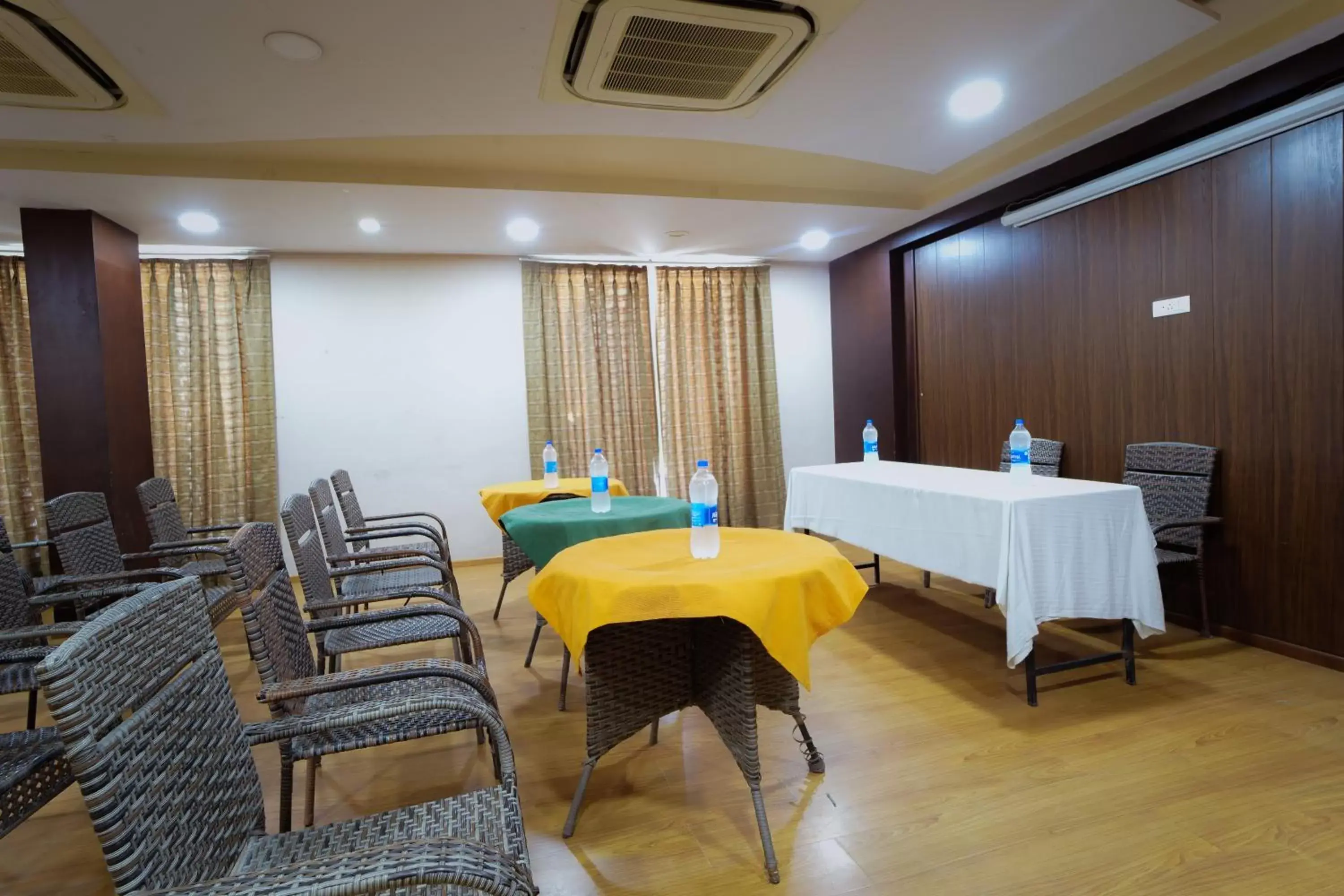 Business facilities in Hotel Royal Palm - A Budget Hotel in Udaipur