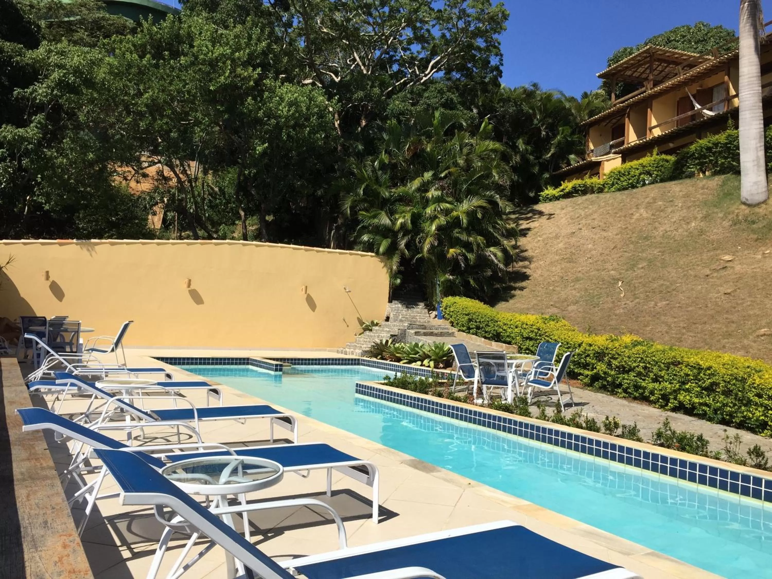 Swimming pool in Praia da Ferradurinha Guest House