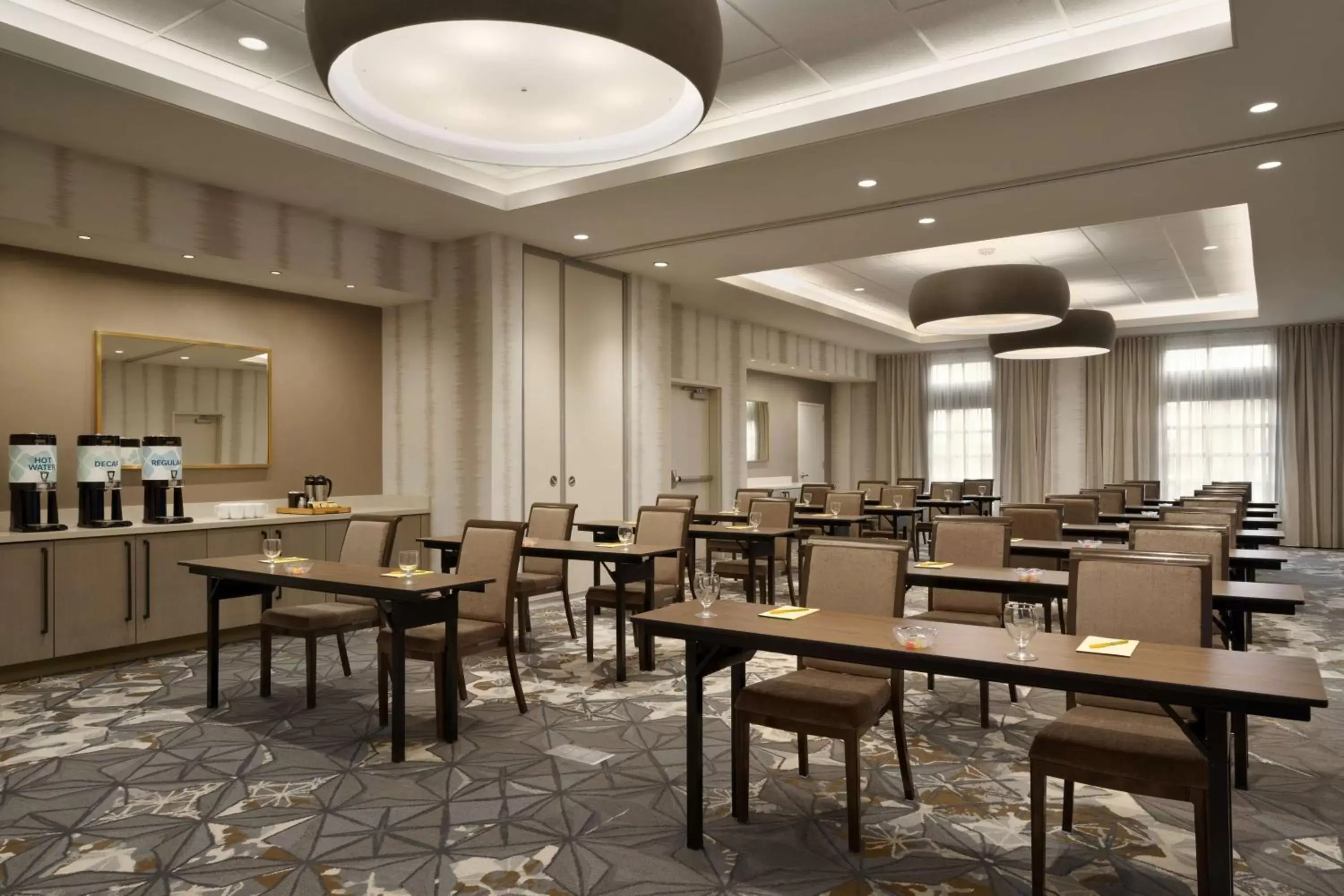 Meeting/conference room, Restaurant/Places to Eat in Hilton Garden Inn Newtown Square Radnor