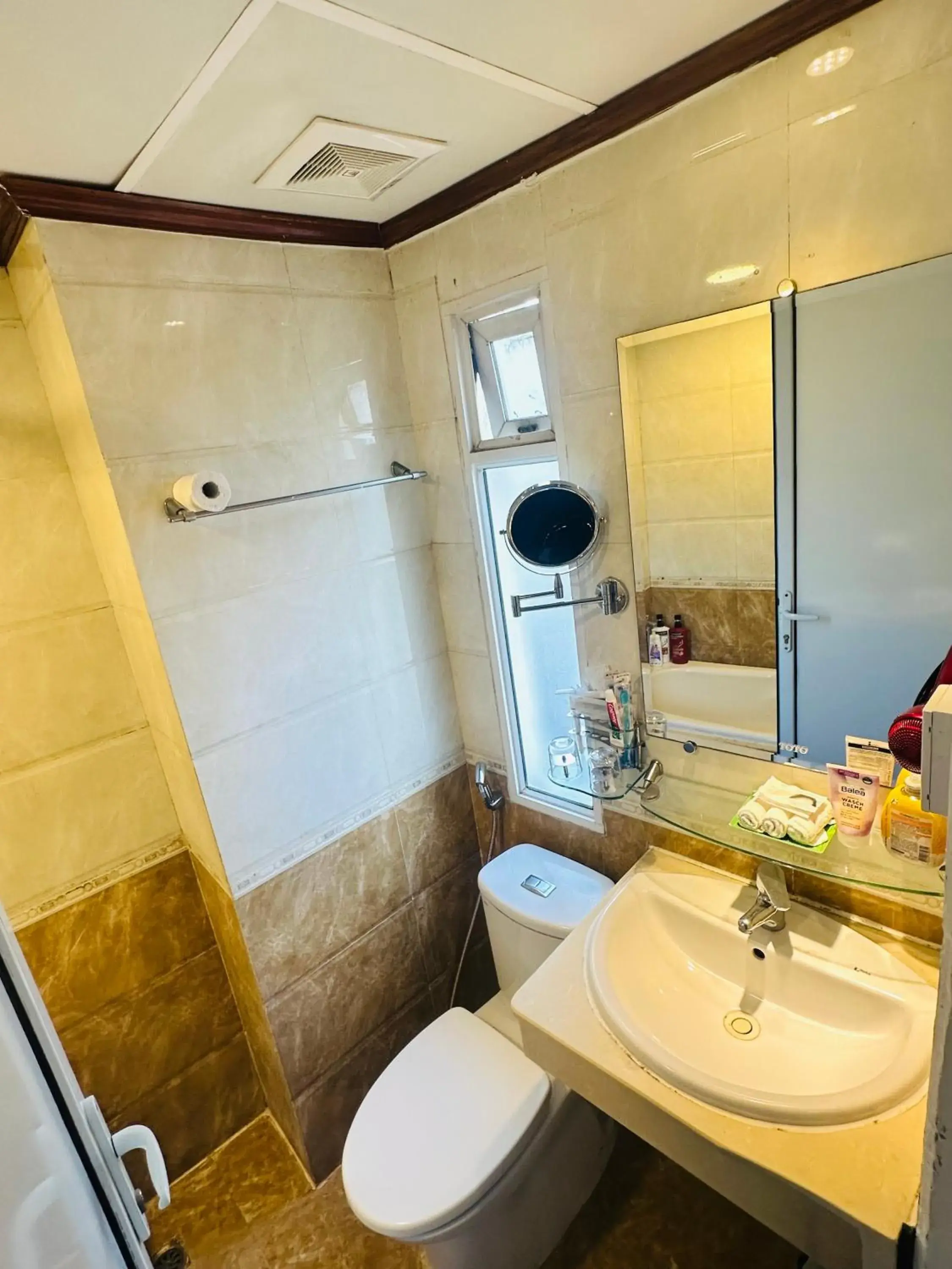 Bathroom in A25 Hotel - 44 Hang Bun