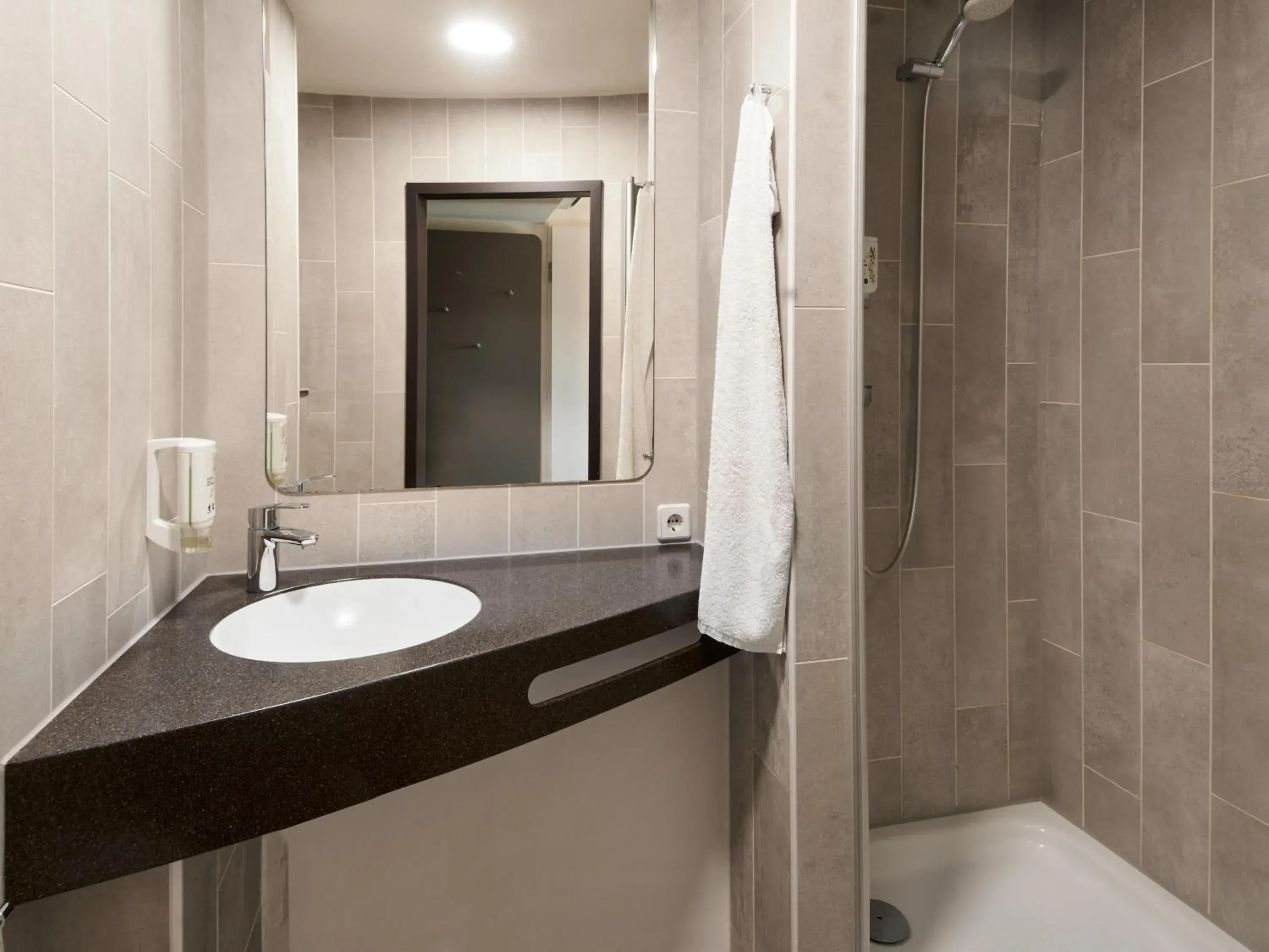Shower, Bathroom in B&B Hotel Offenbach-Süd