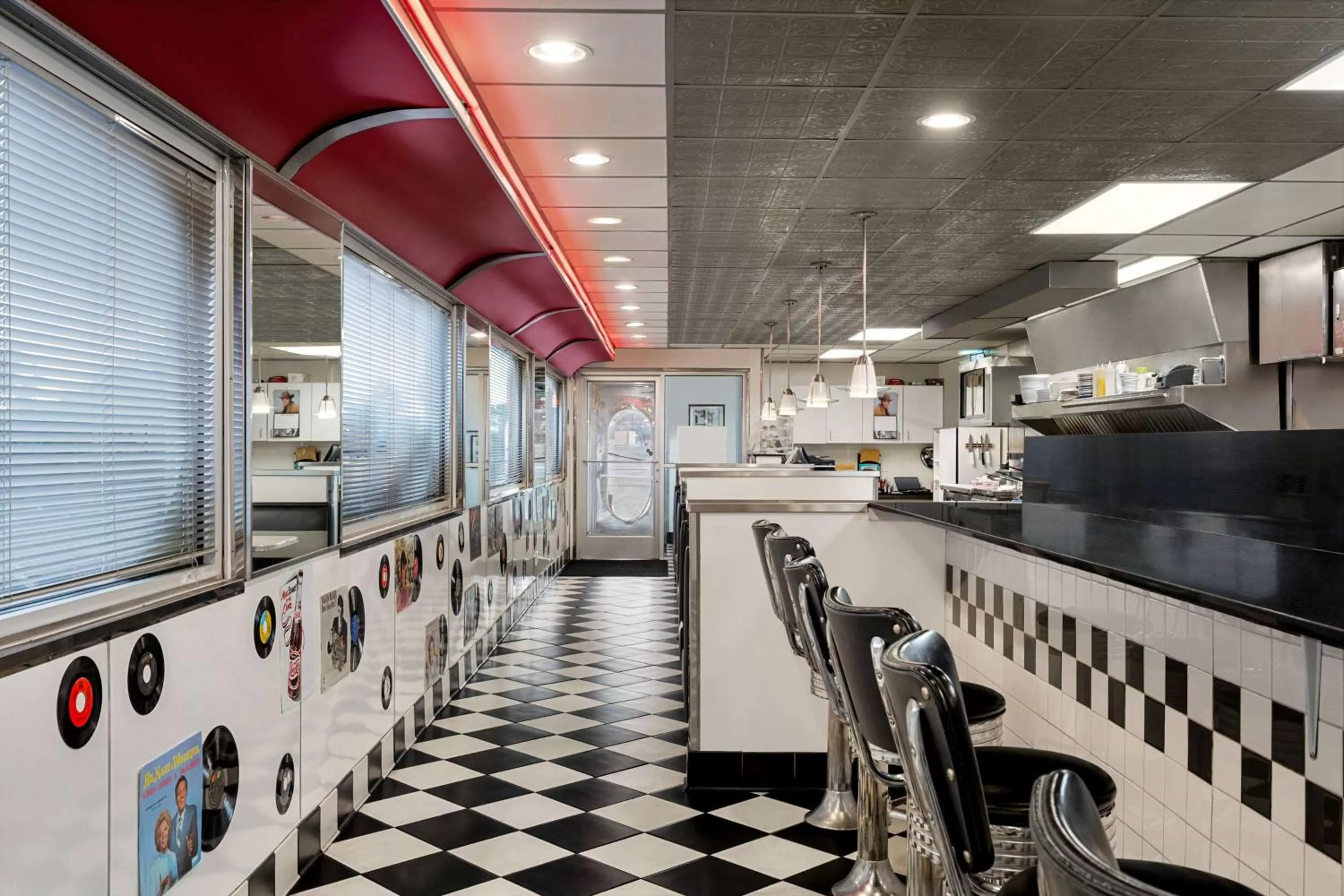 Restaurant/places to eat in Baymont by Wyndham Rawlins